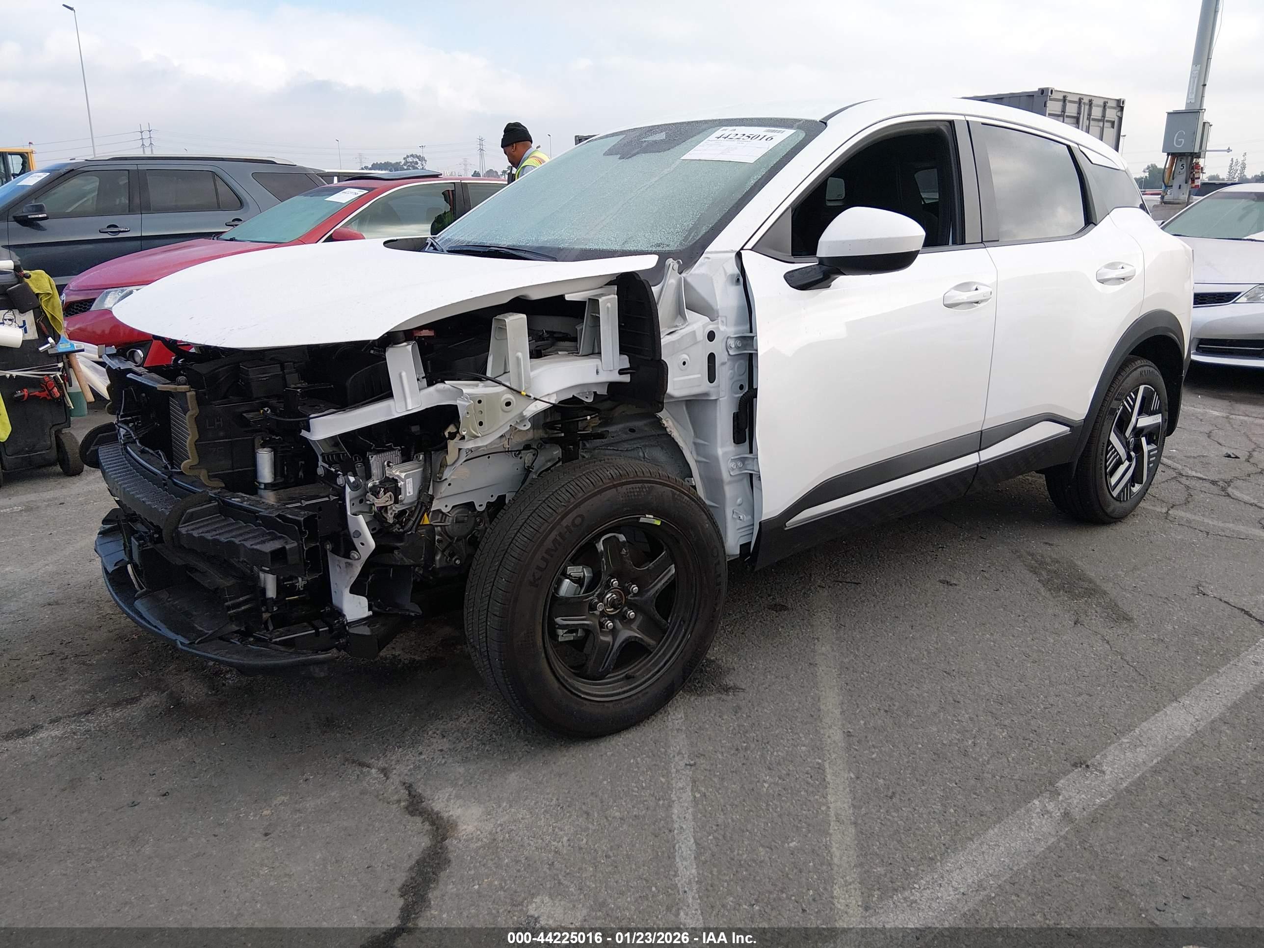 NISSAN KICKS image 2