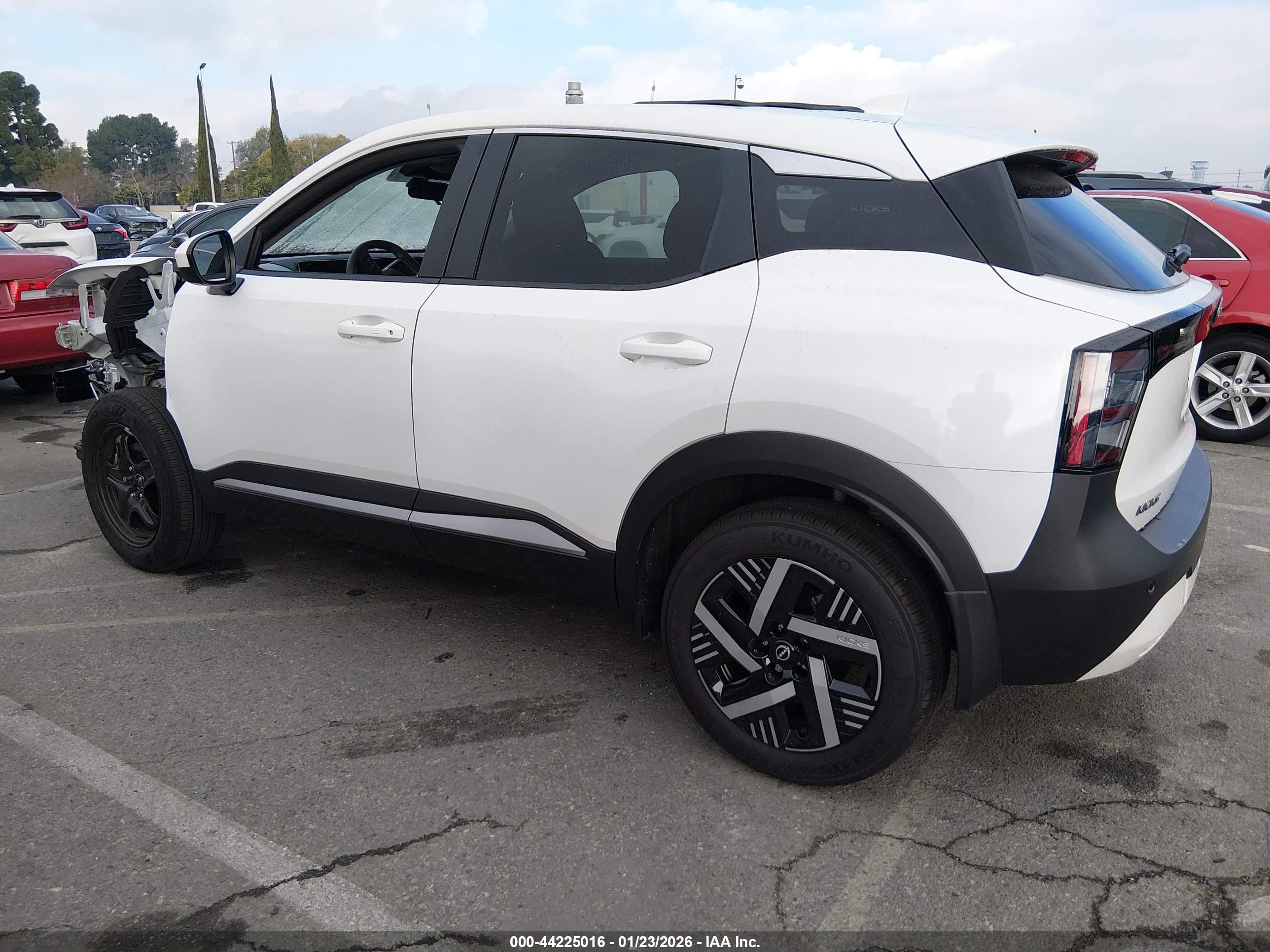 NISSAN KICKS image 3