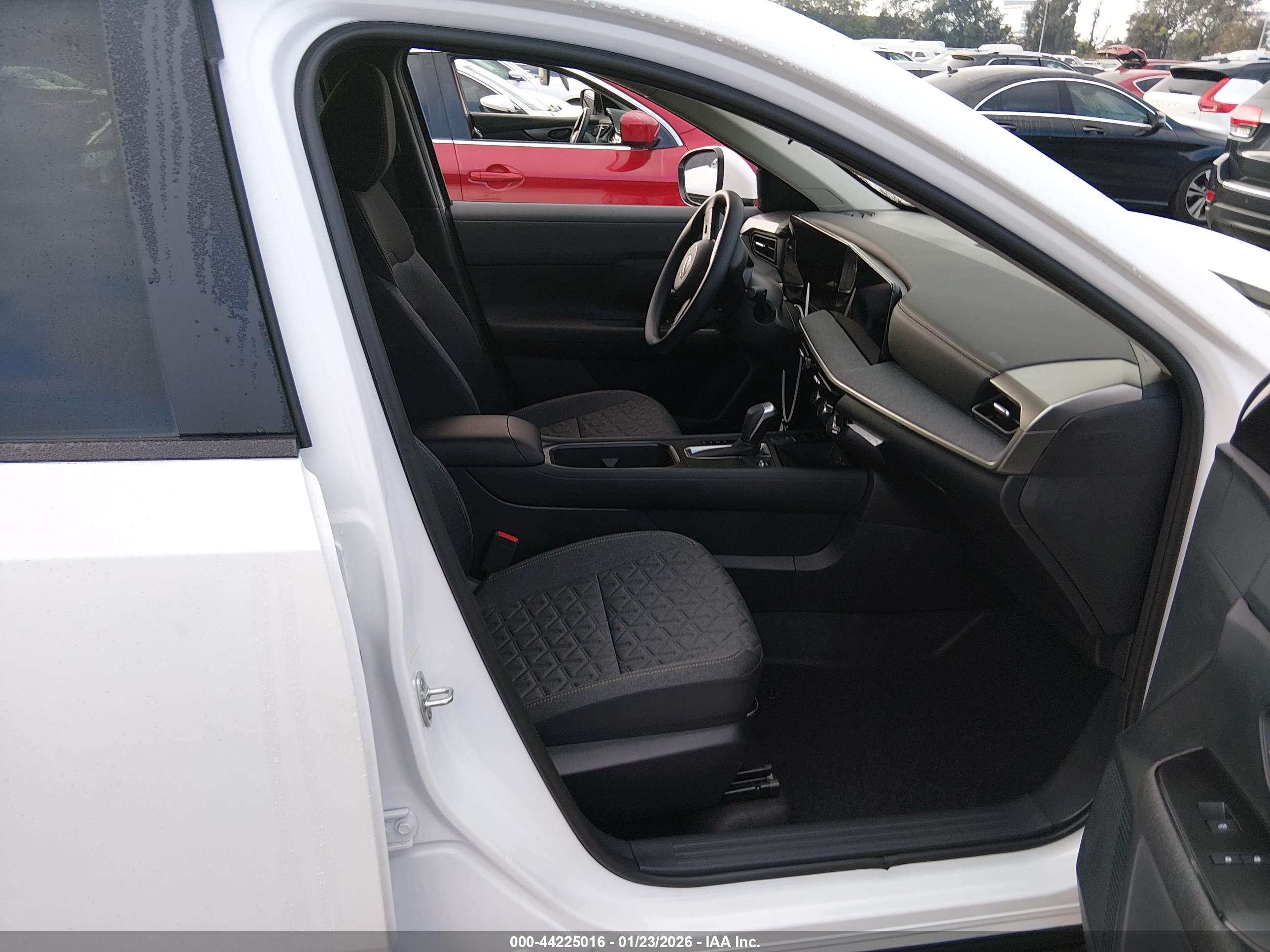 NISSAN KICKS image 5