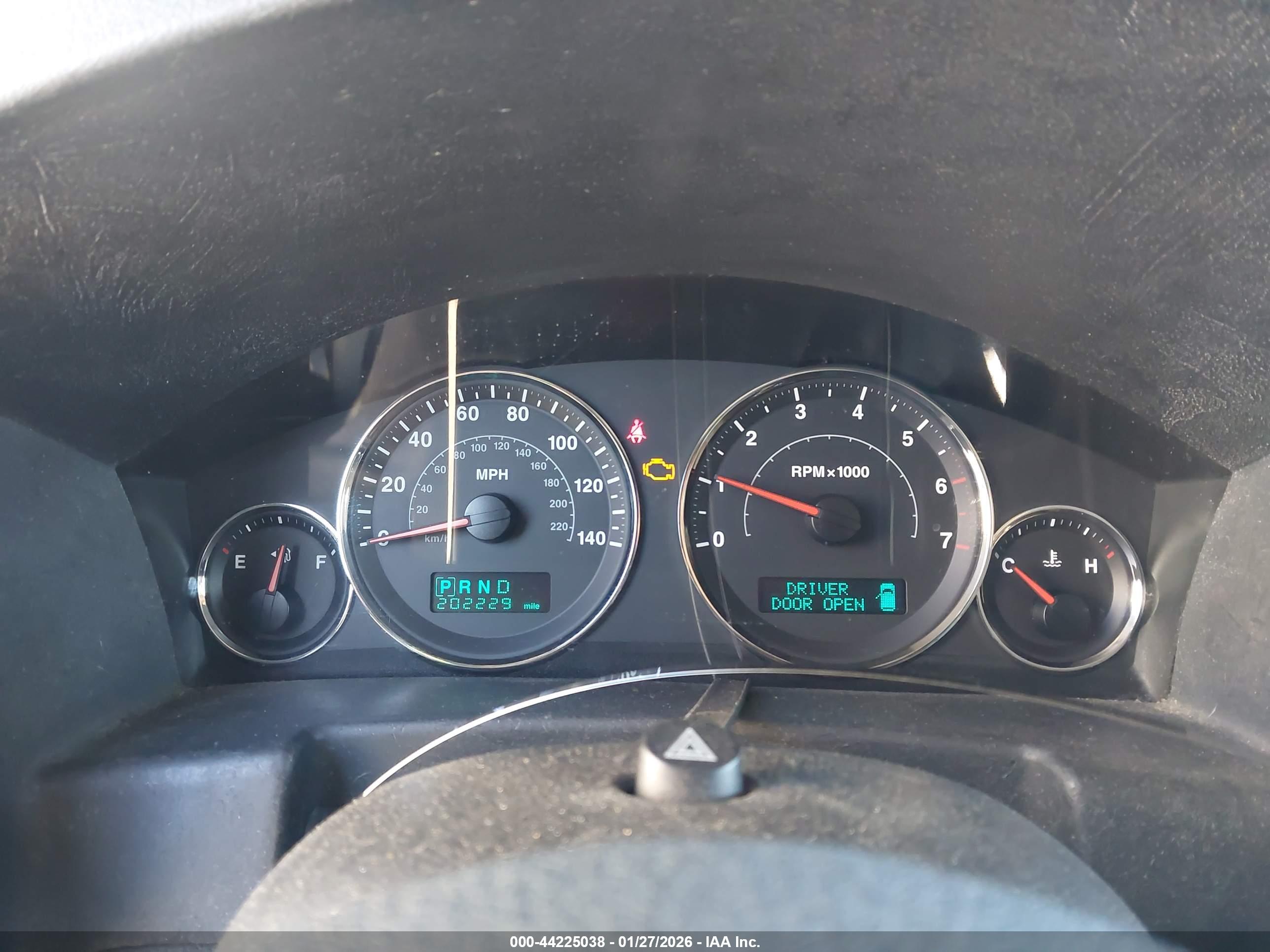 JEEP COMMANDER image 7