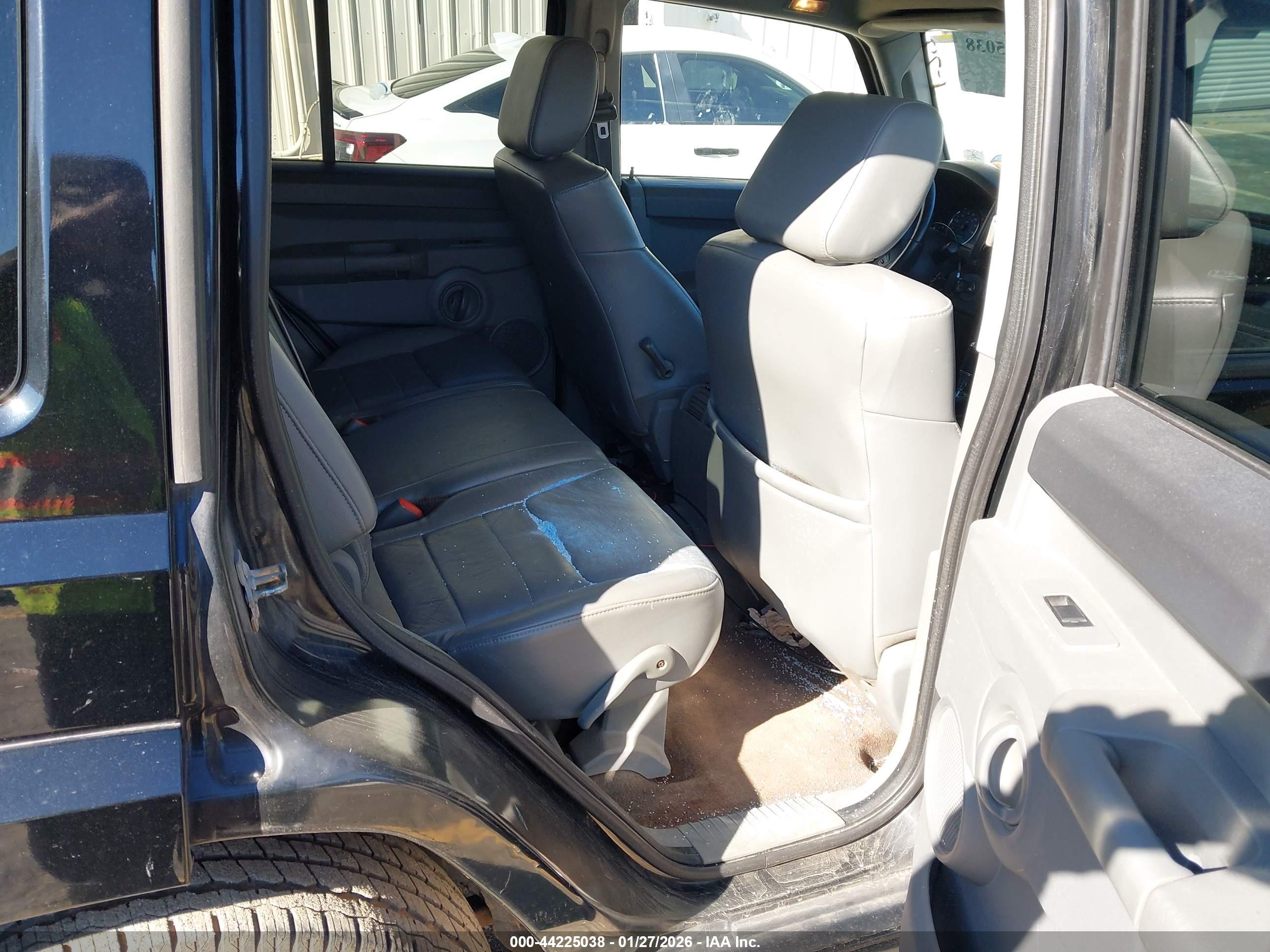 JEEP COMMANDER image 8