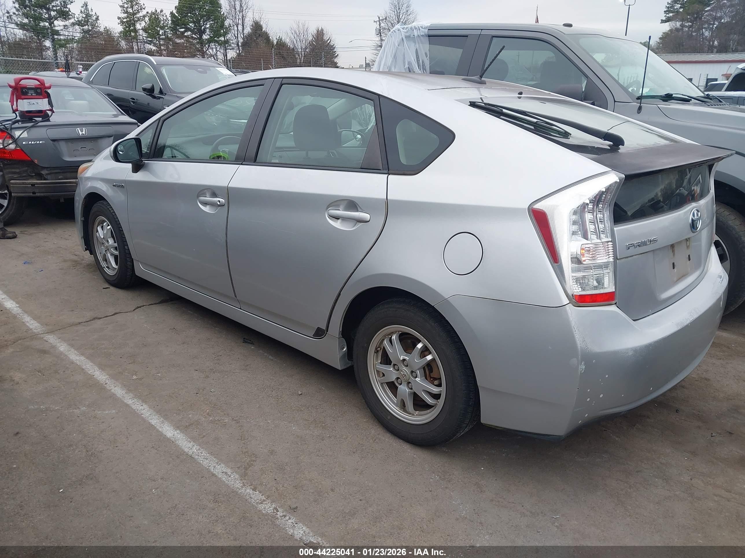 TOYOTA PRIUS image 3