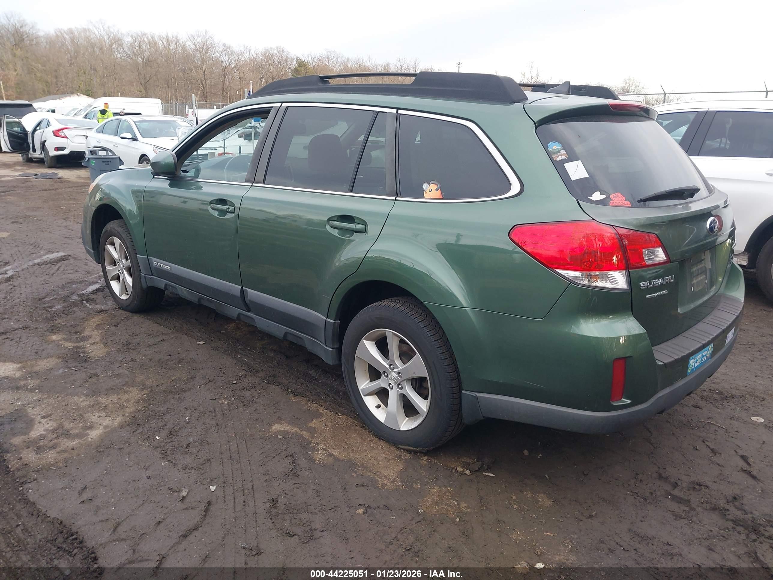 SUBARU OUTBACK image 3