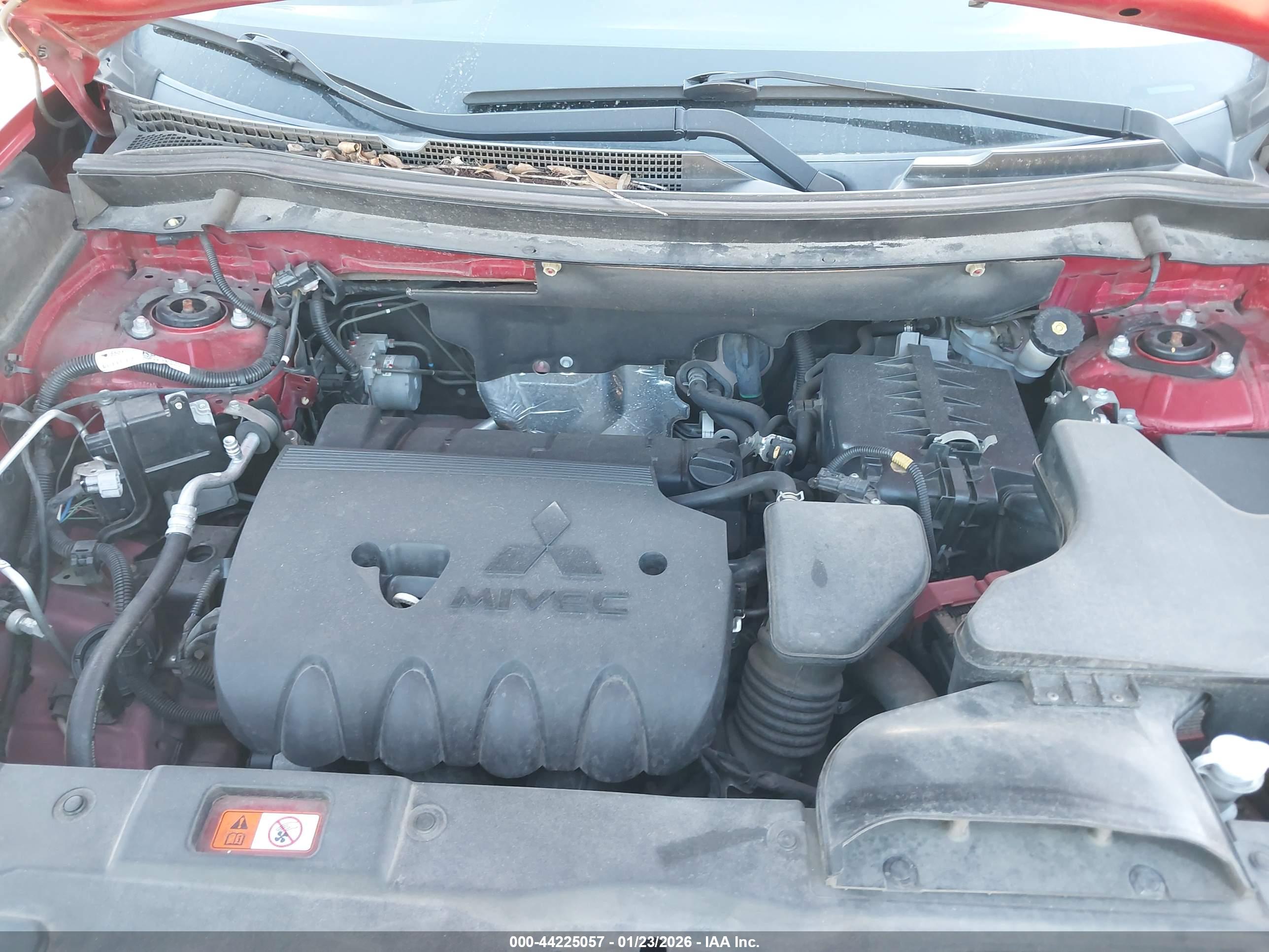 MITSUBISHI OUTLANDER image 10