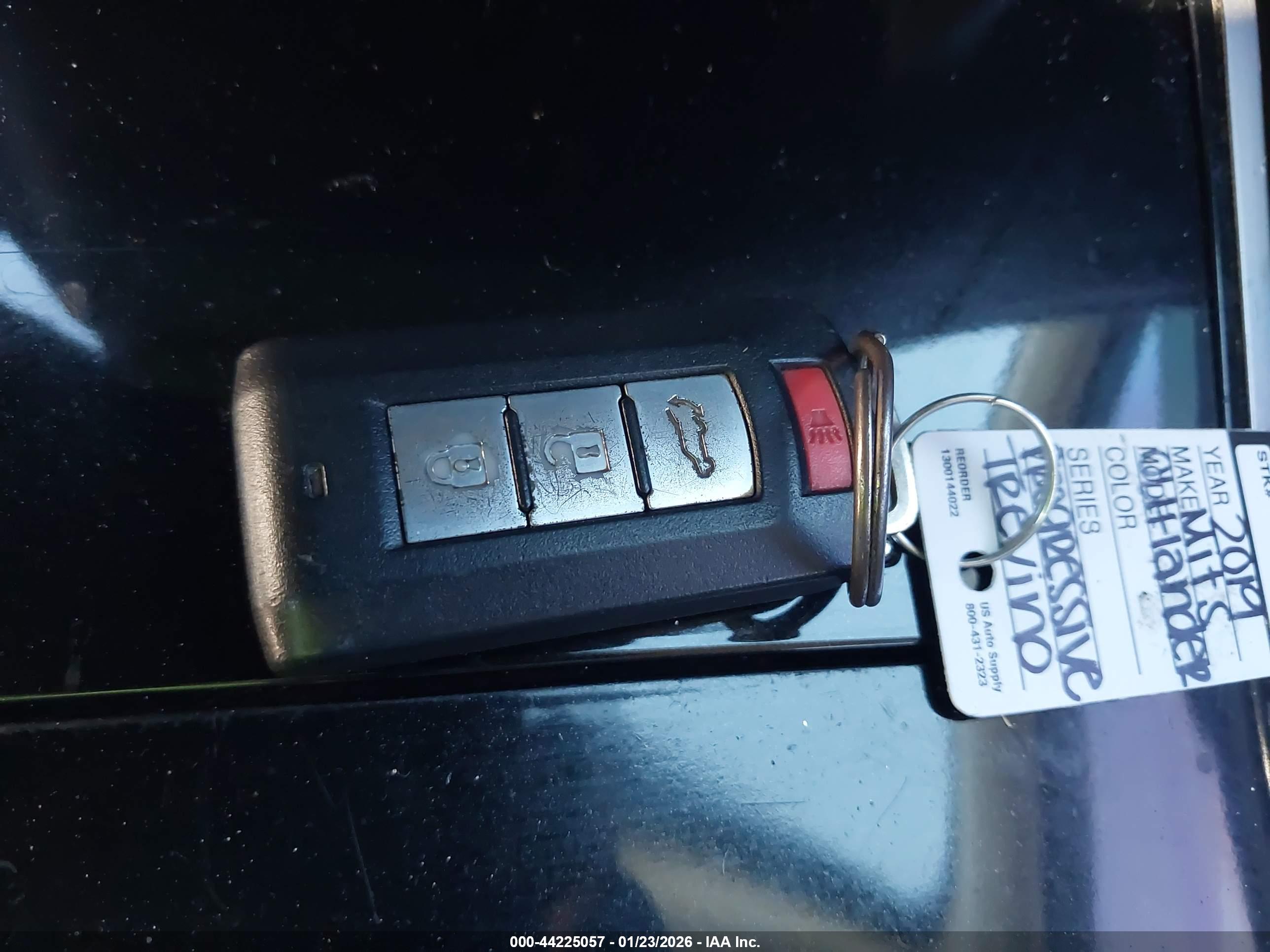 MITSUBISHI OUTLANDER image 11