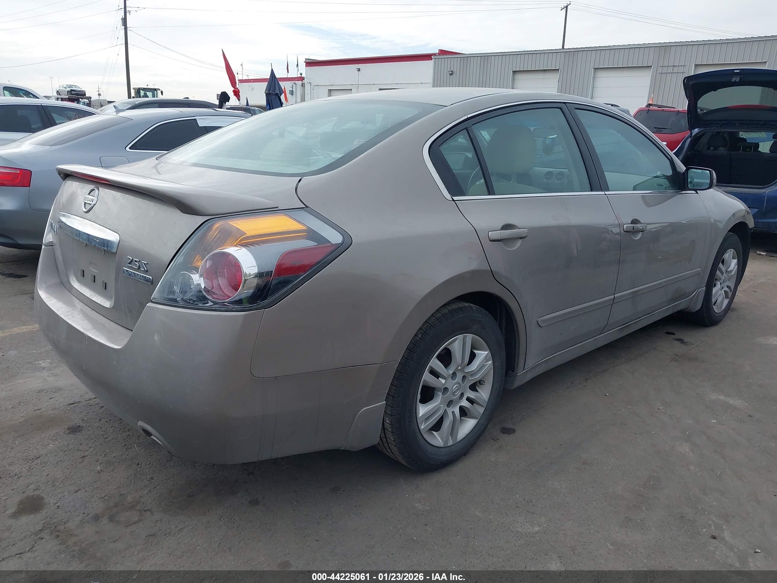 NISSAN ALTIMA image 4