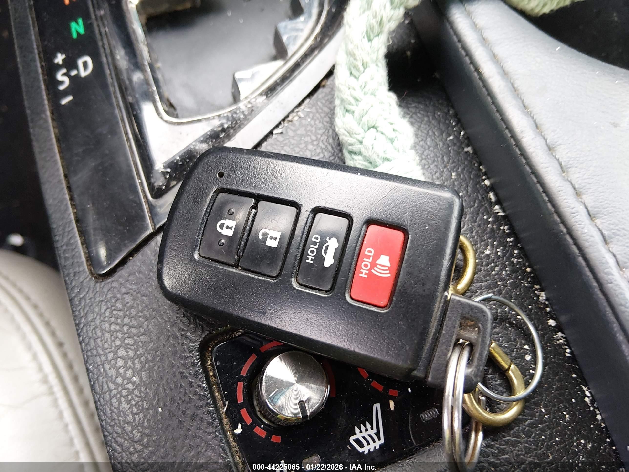 TOYOTA AVALON image 11