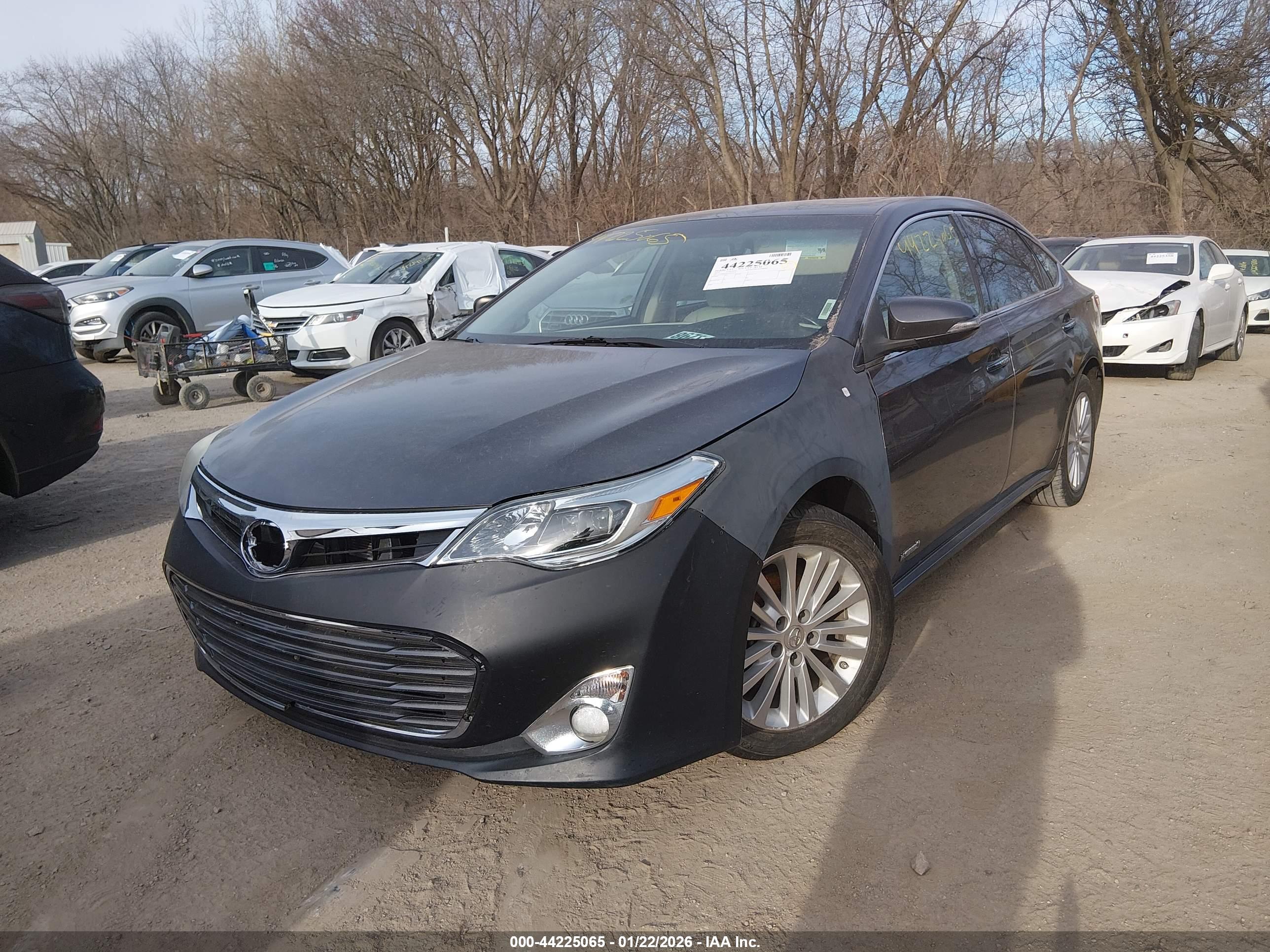 TOYOTA AVALON image 2