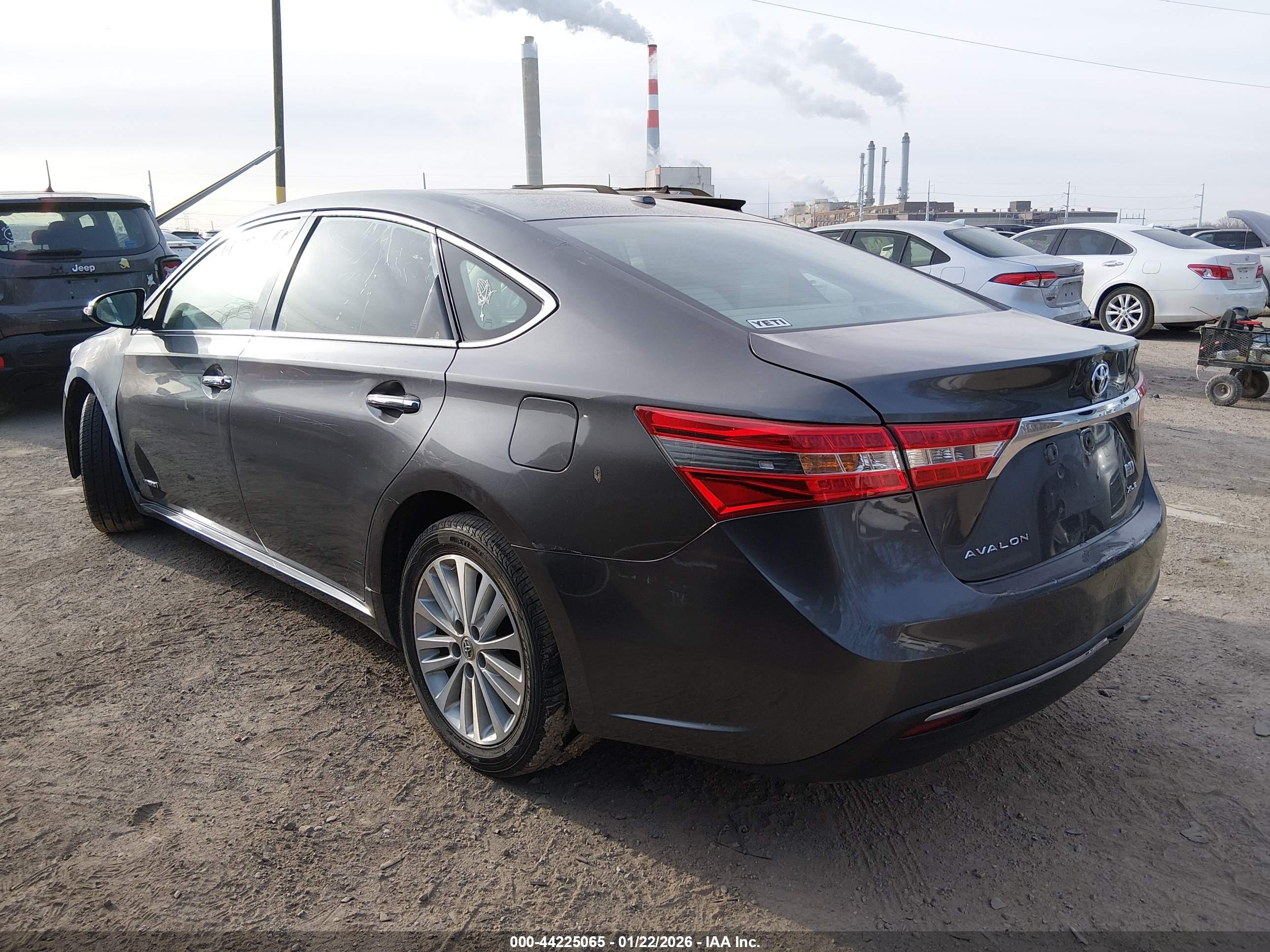 TOYOTA AVALON image 3