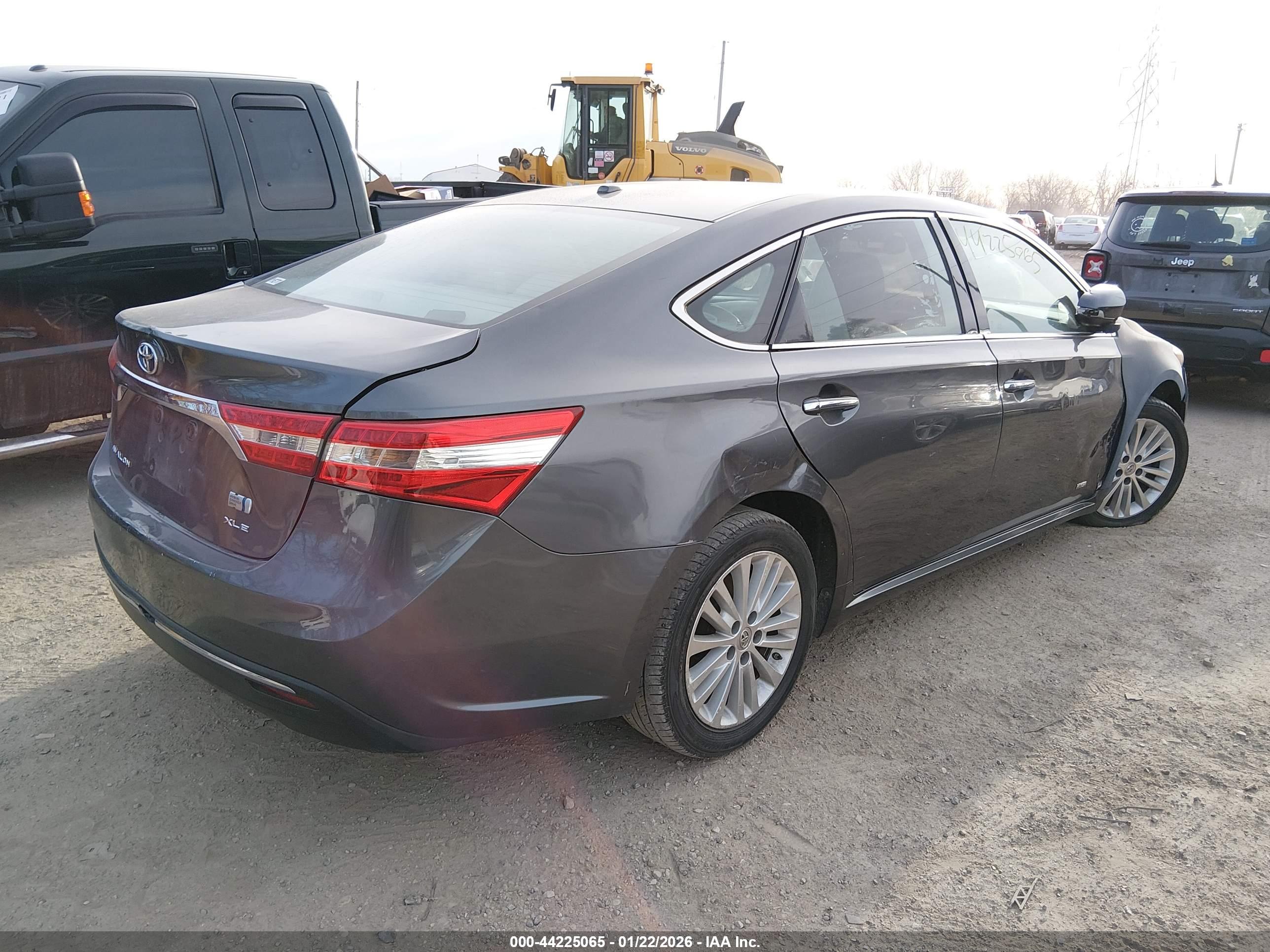 TOYOTA AVALON image 4