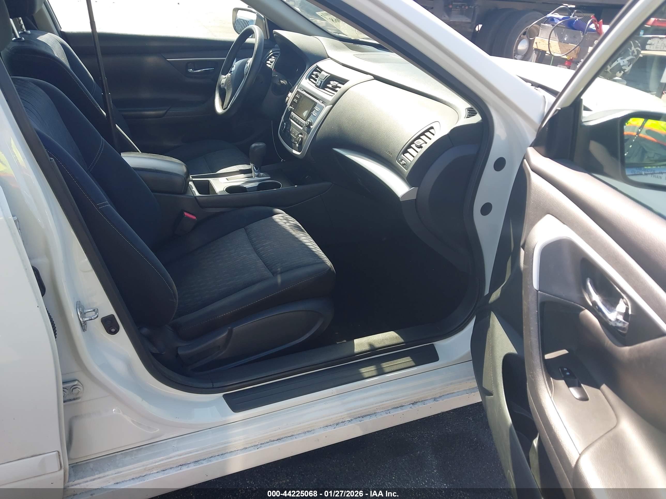 NISSAN ALTIMA image 5