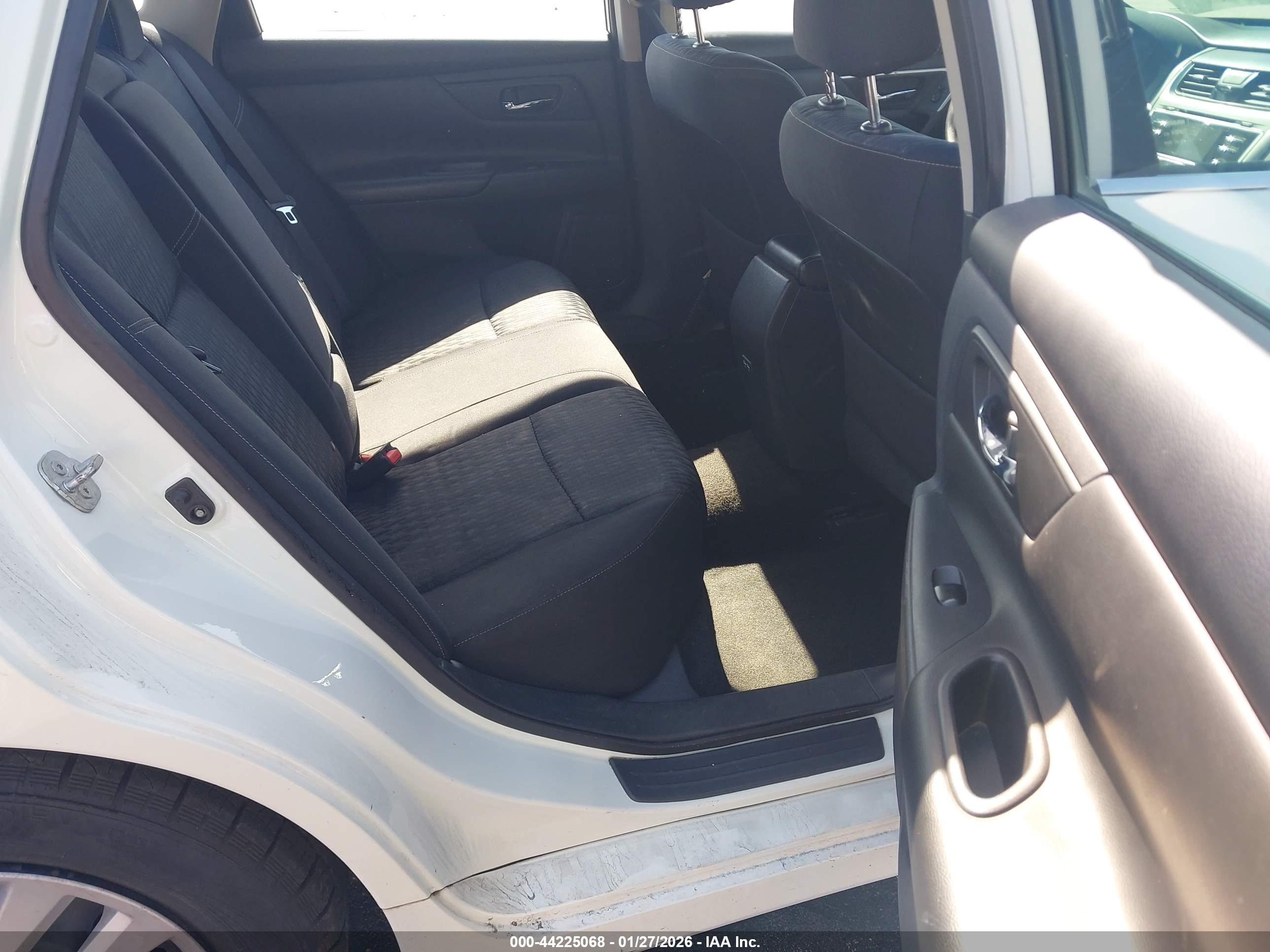 NISSAN ALTIMA image 8