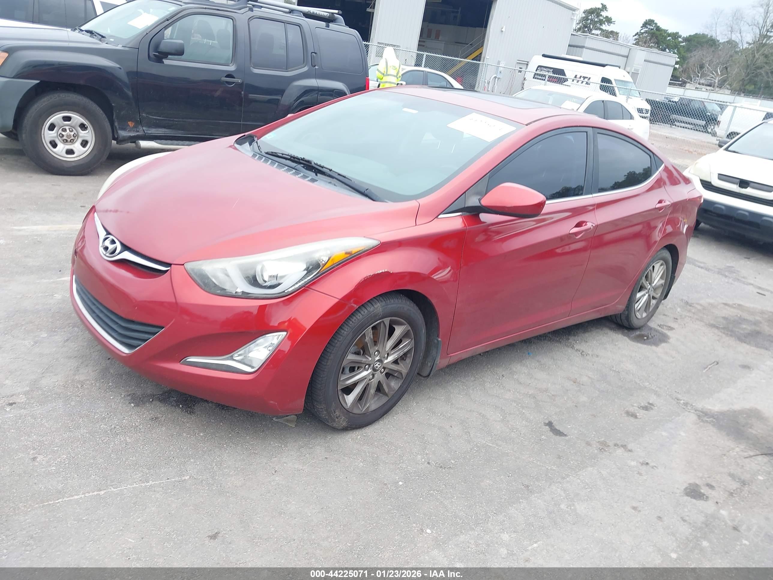 HYUNDAI ELANTRA image 2