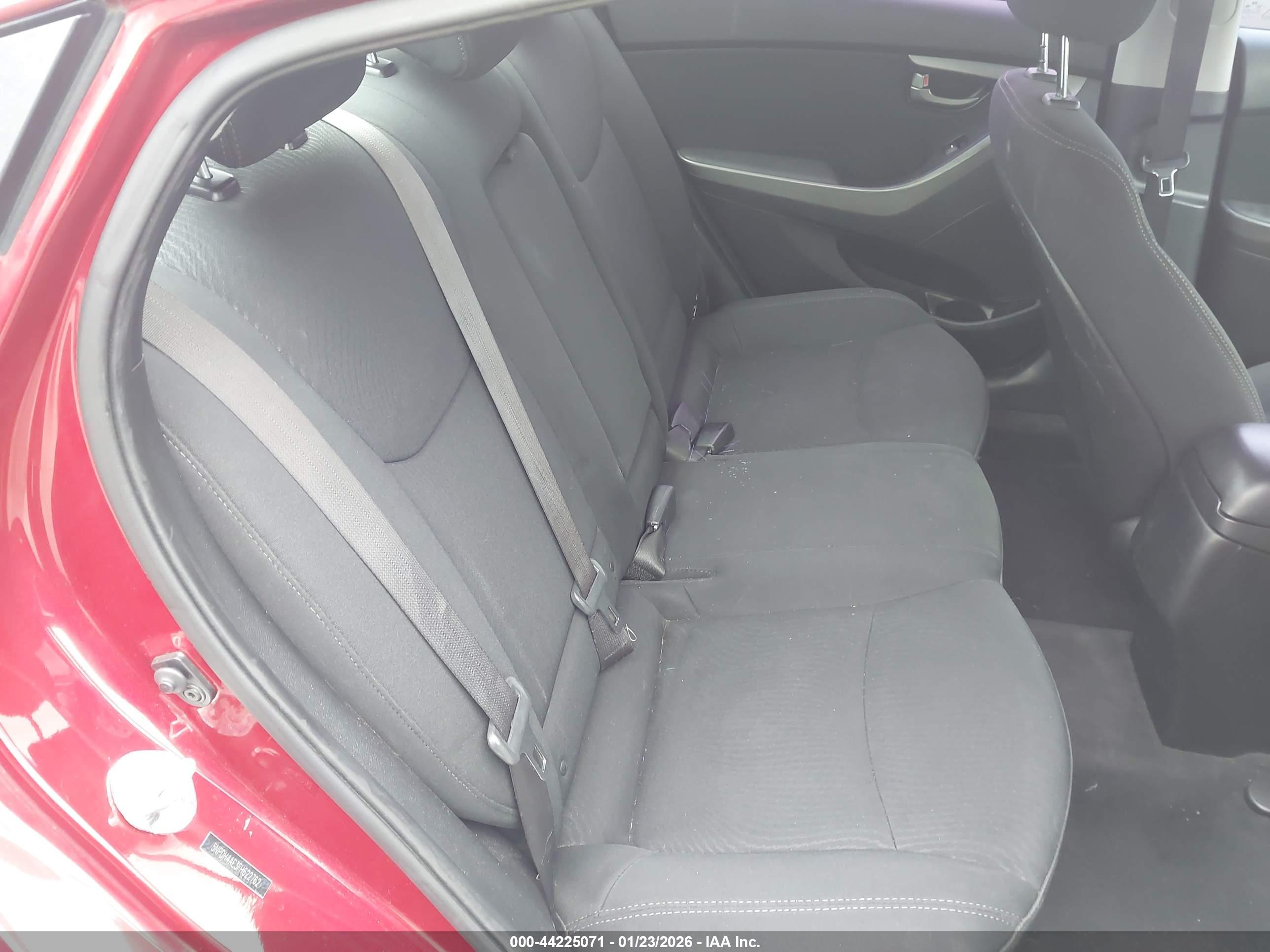 HYUNDAI ELANTRA image 8