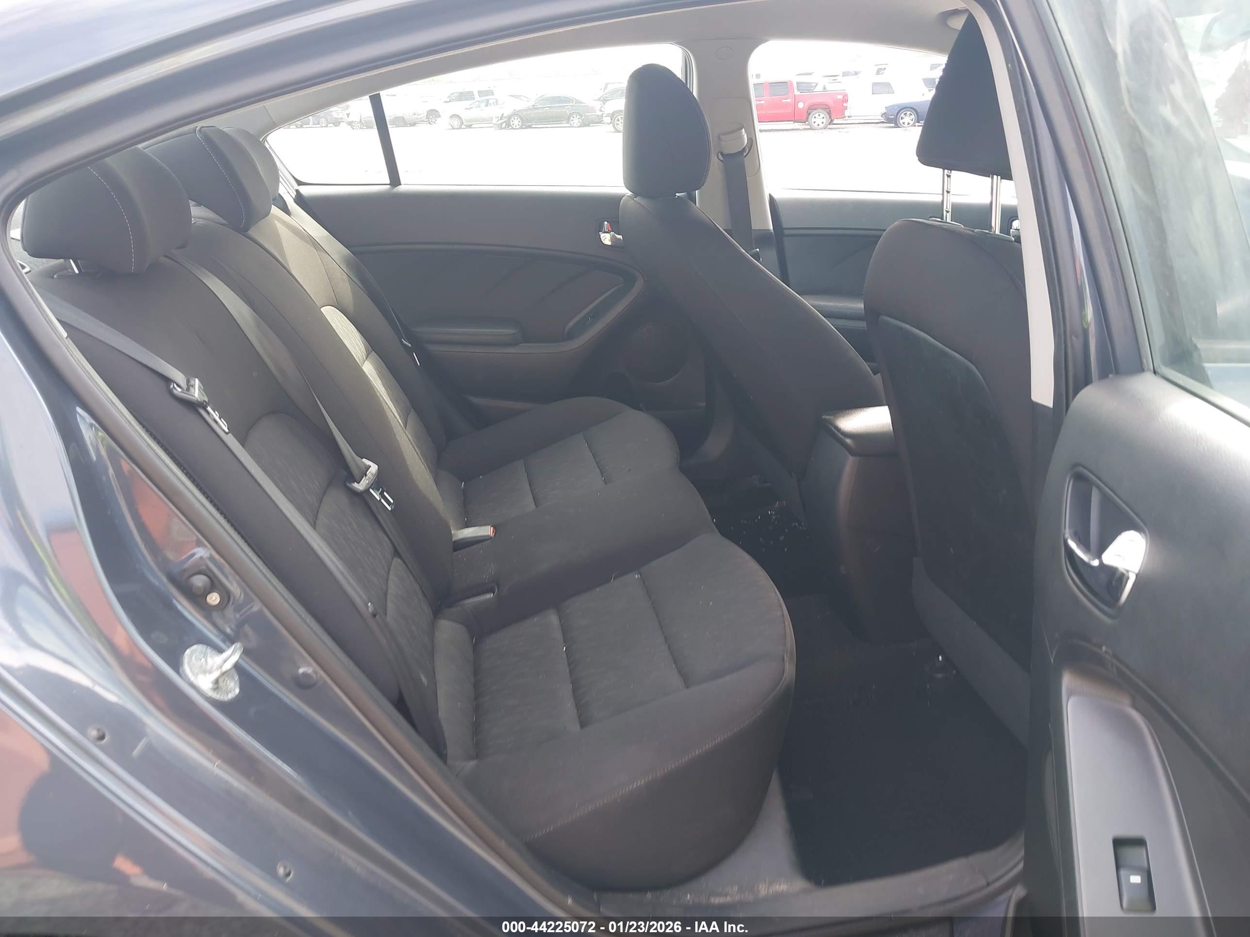 KIA FORTE image 8