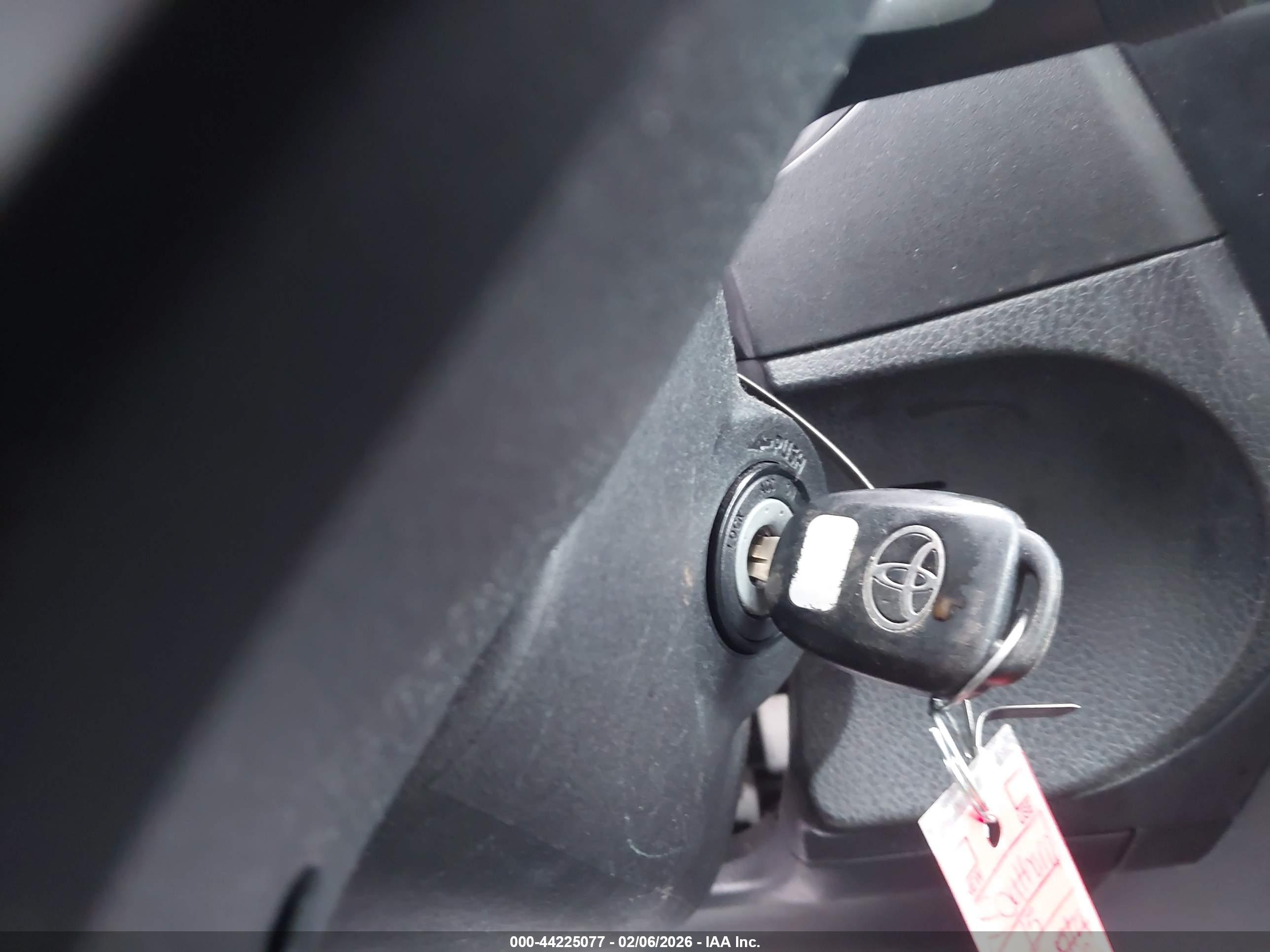 TOYOTA COROLLA image 11