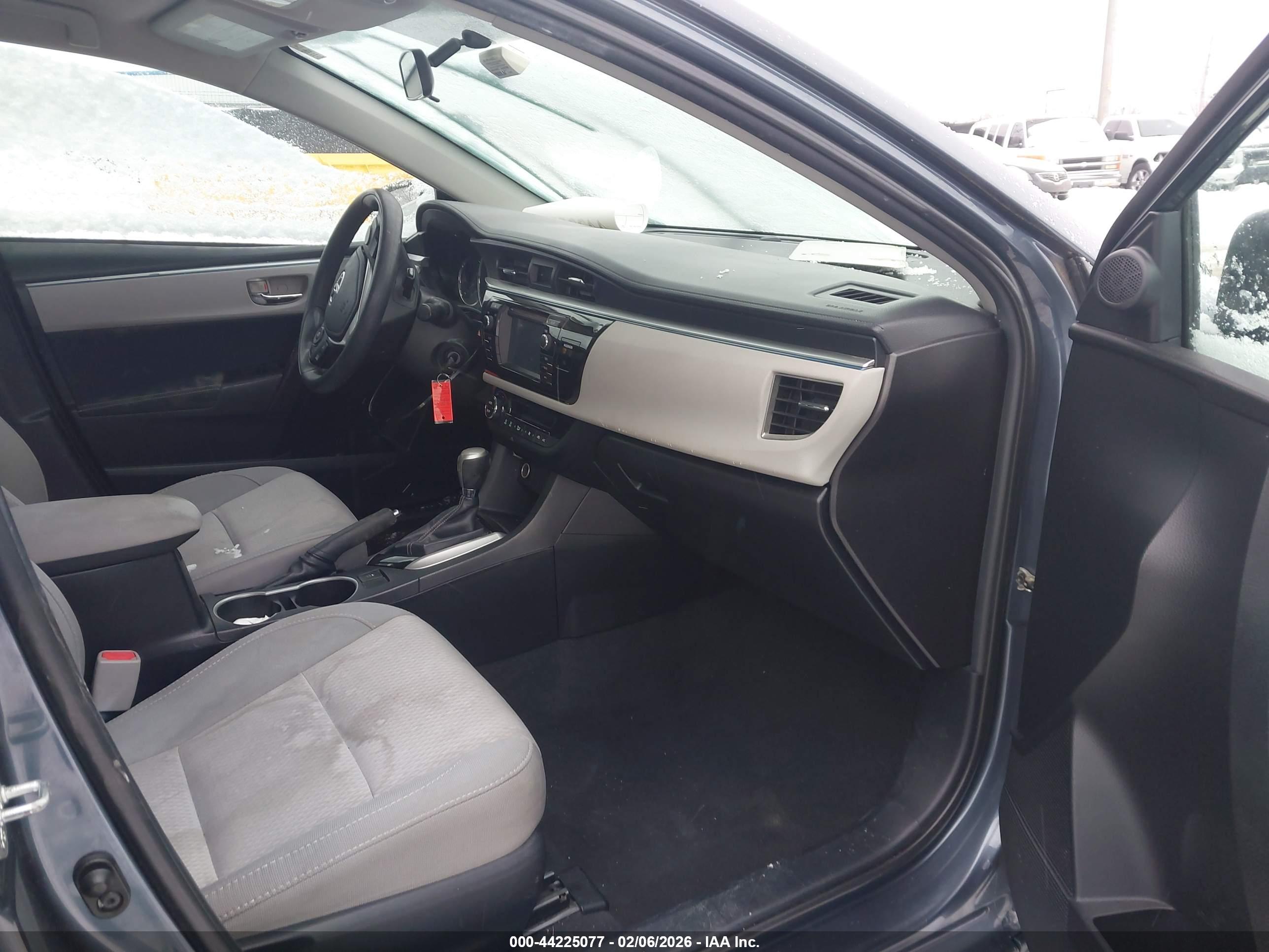 TOYOTA COROLLA image 5