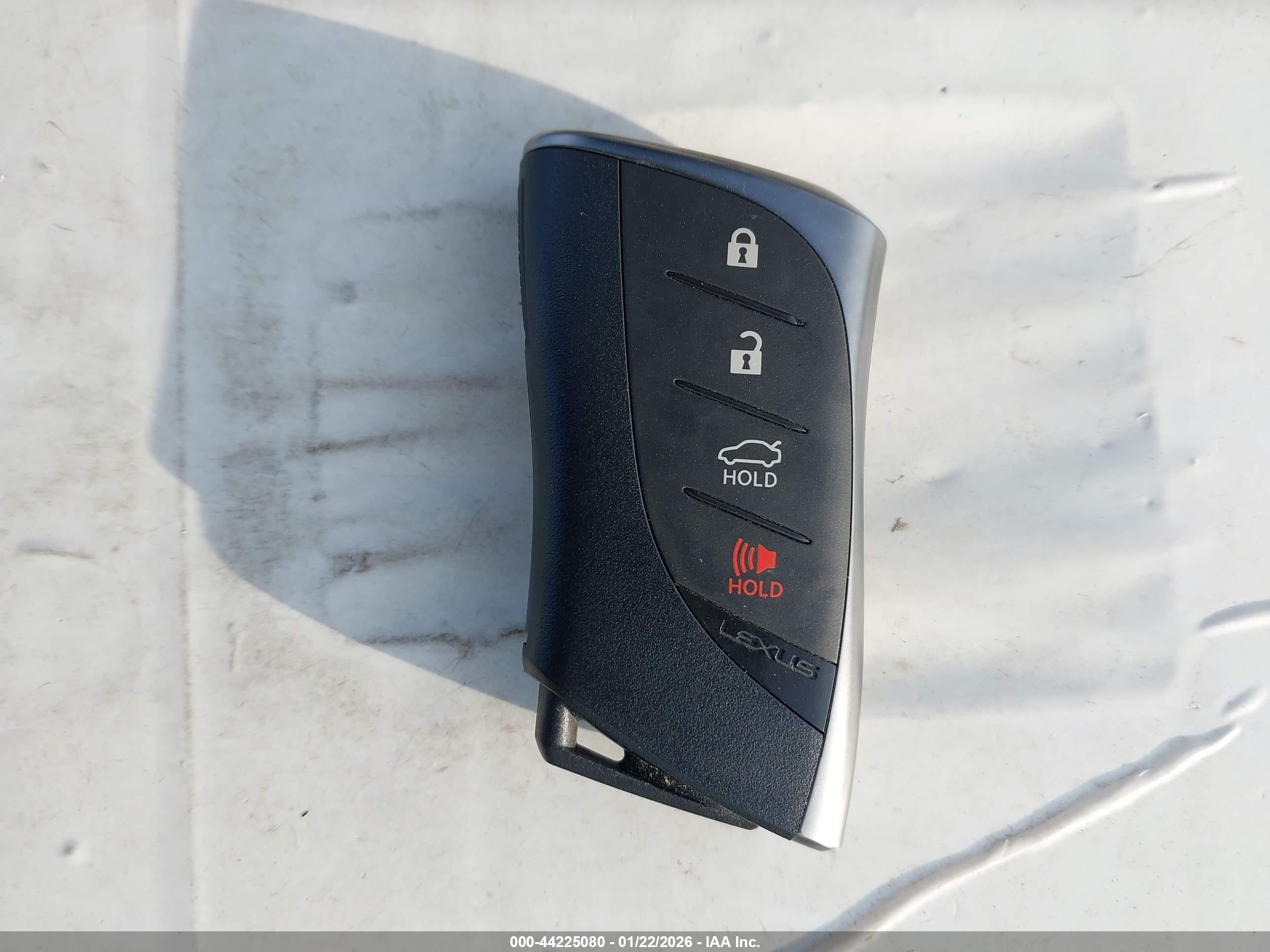 LEXUS ES image 11
