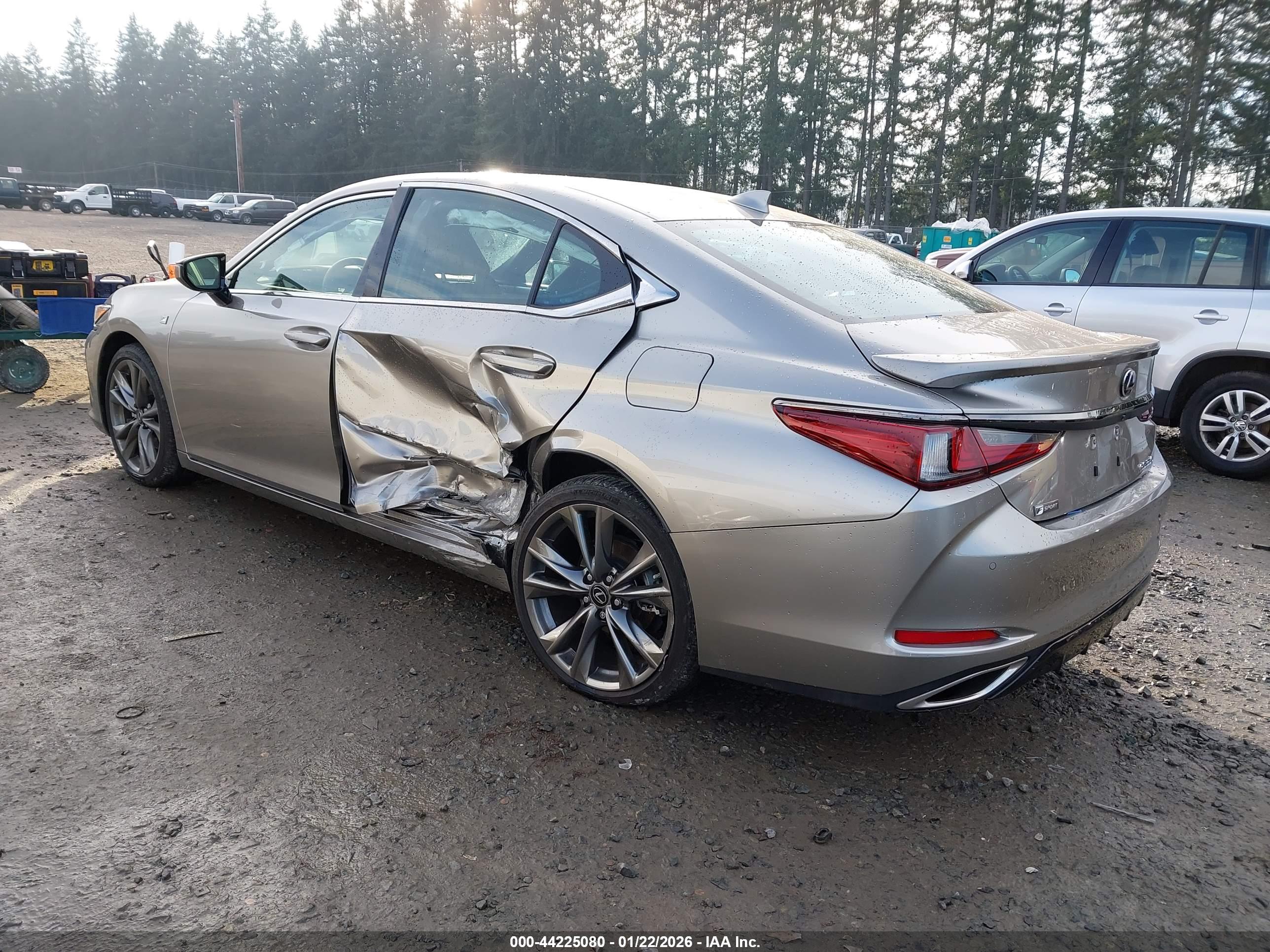 LEXUS ES image 3