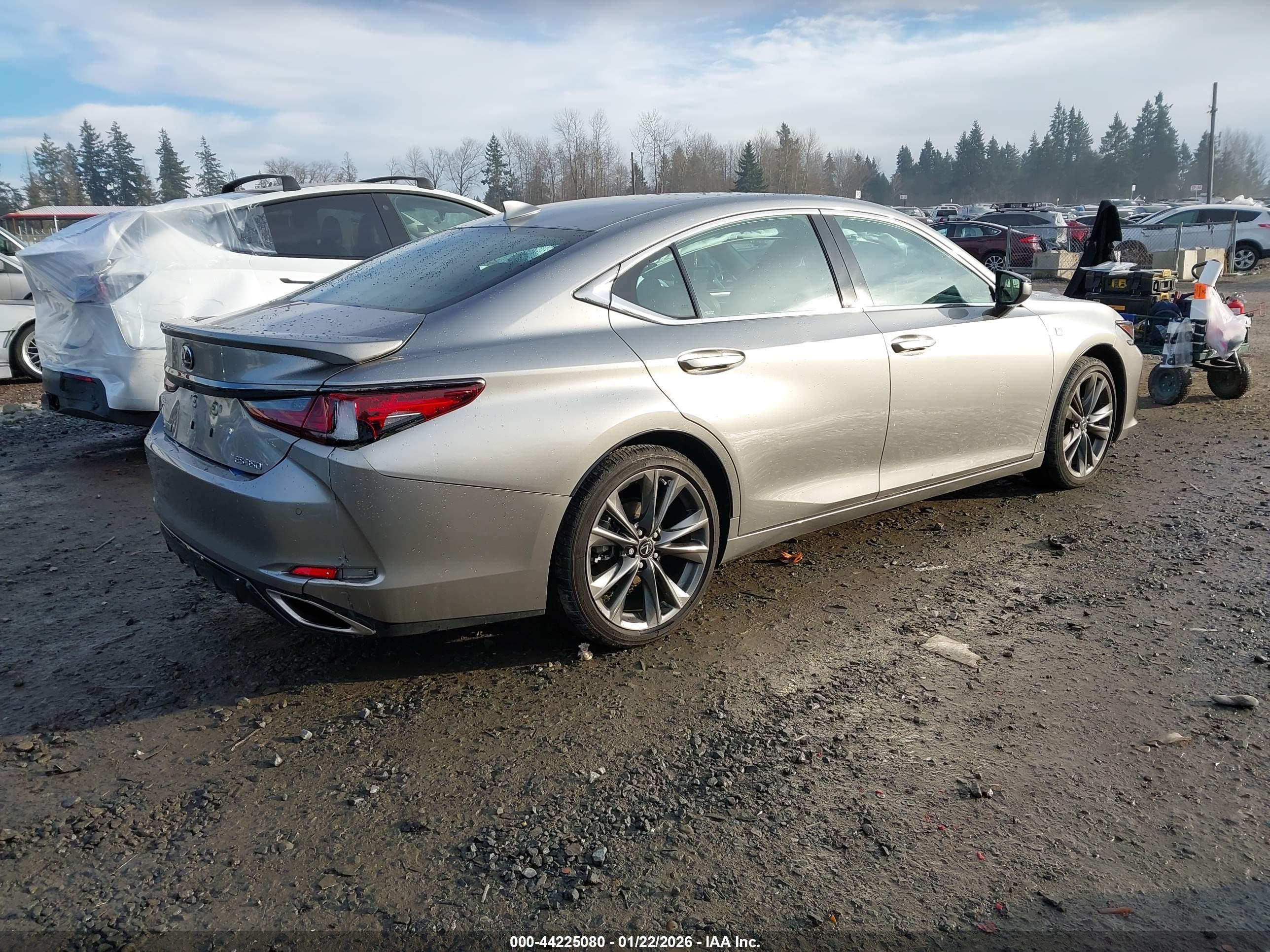 LEXUS ES image 4