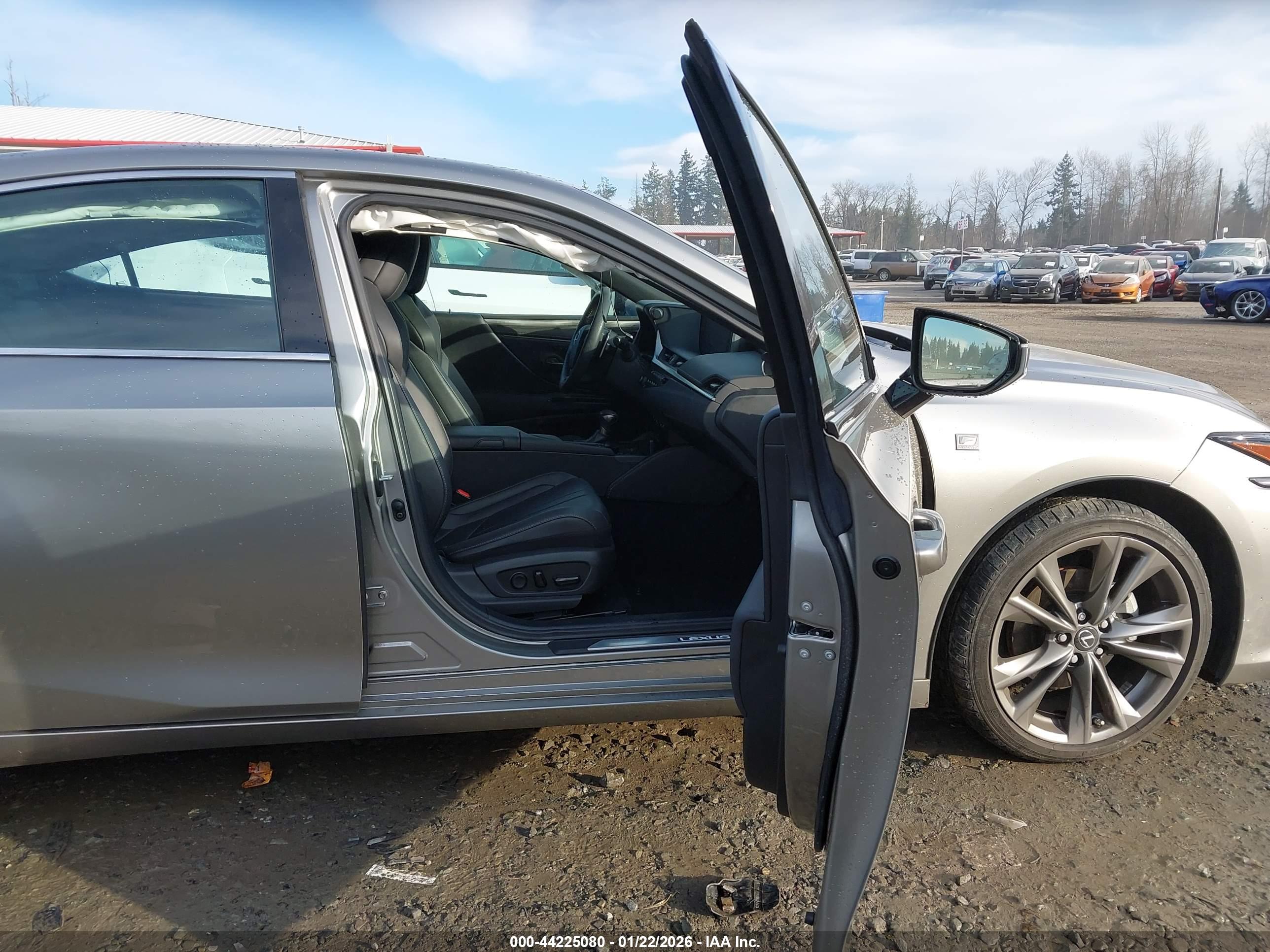 LEXUS ES image 5