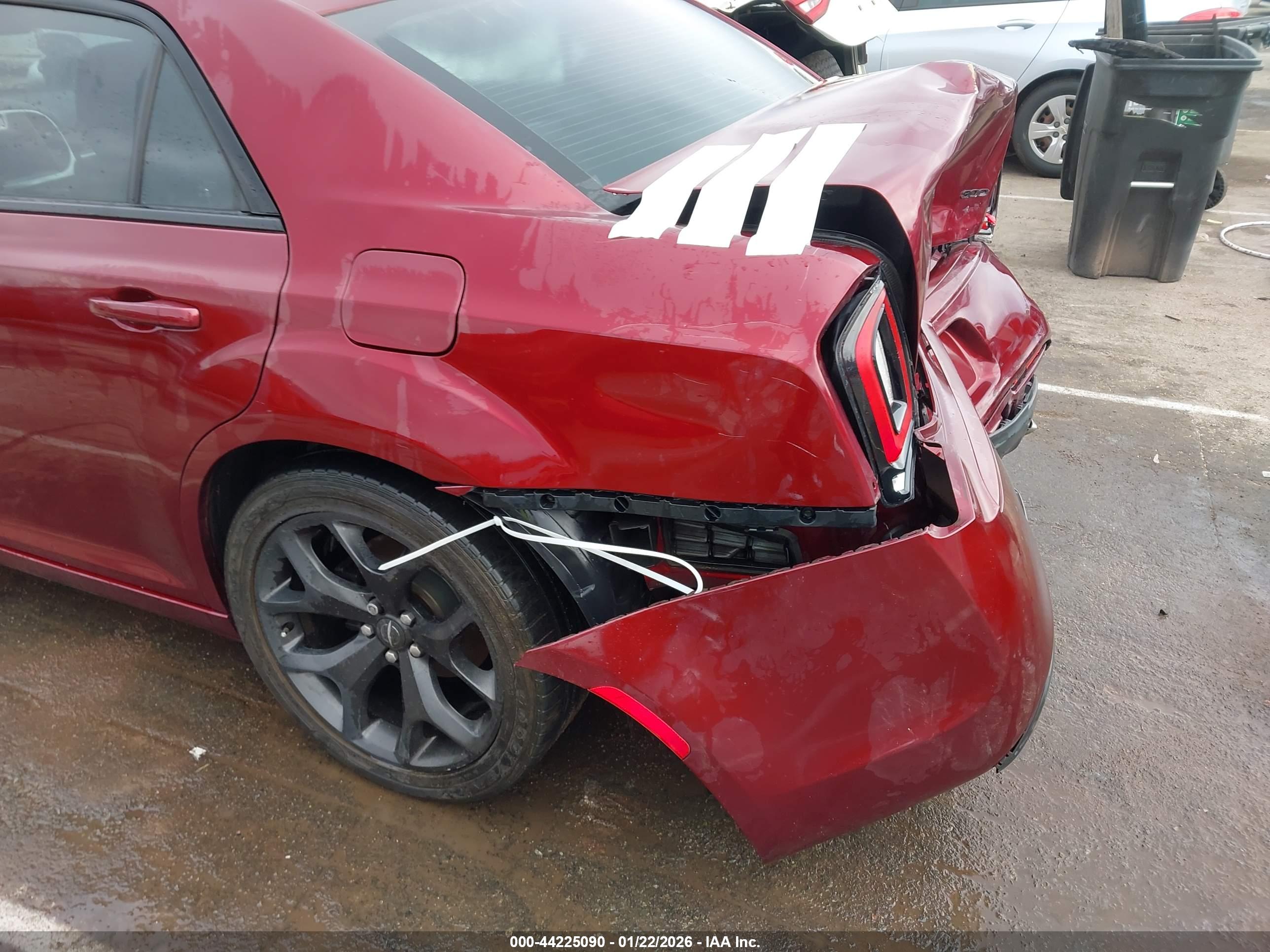 CHRYSLER 300 image 6