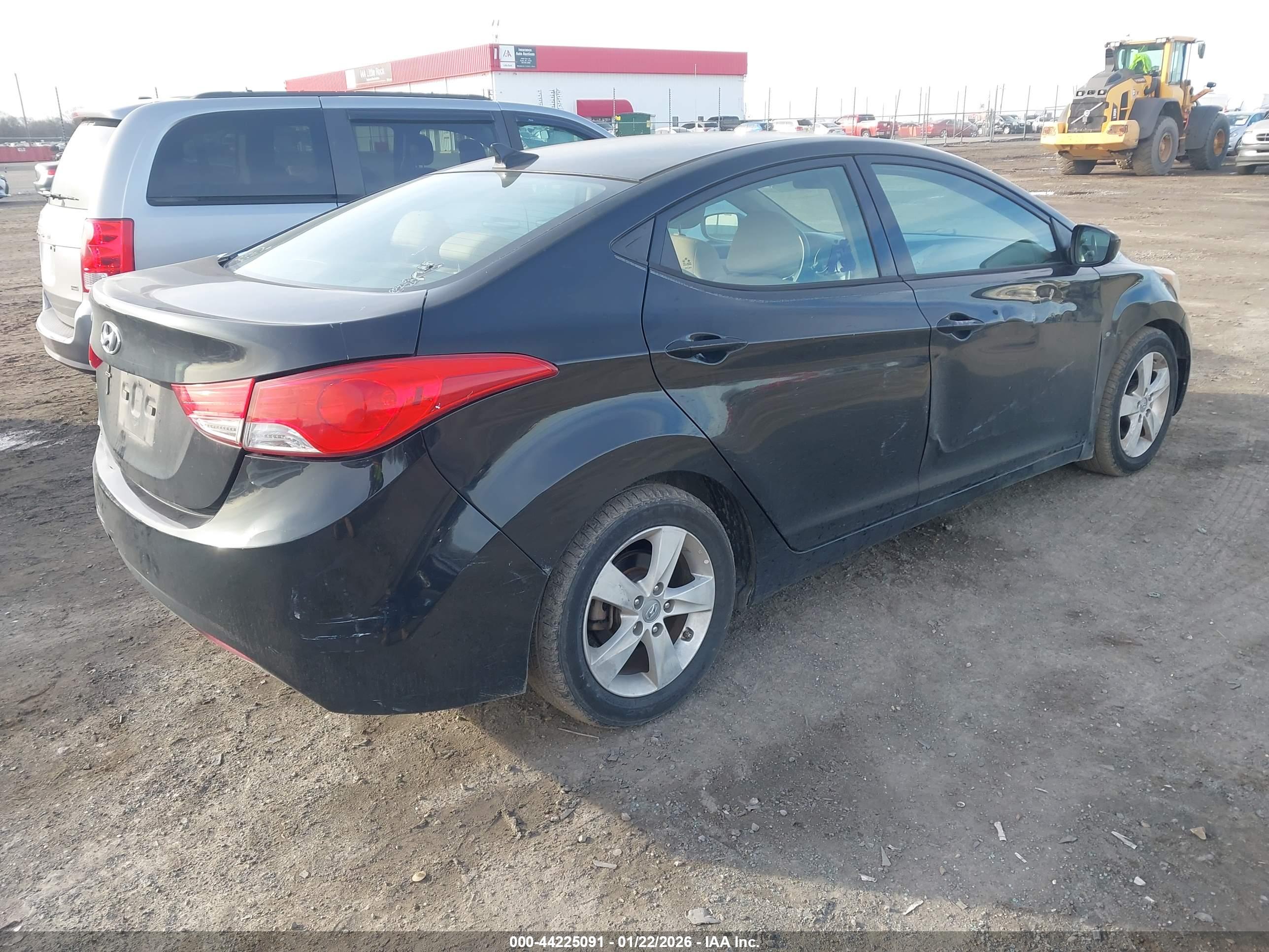 HYUNDAI ELANTRA image 4