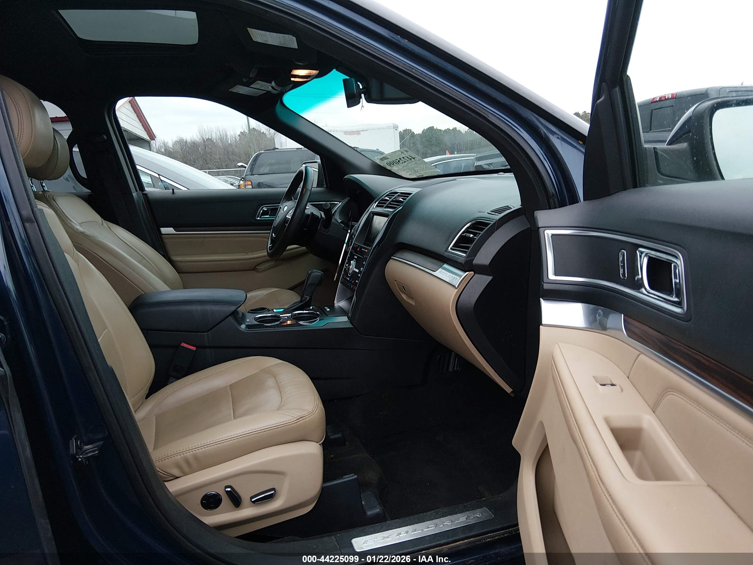 FORD EXPLORER image 5