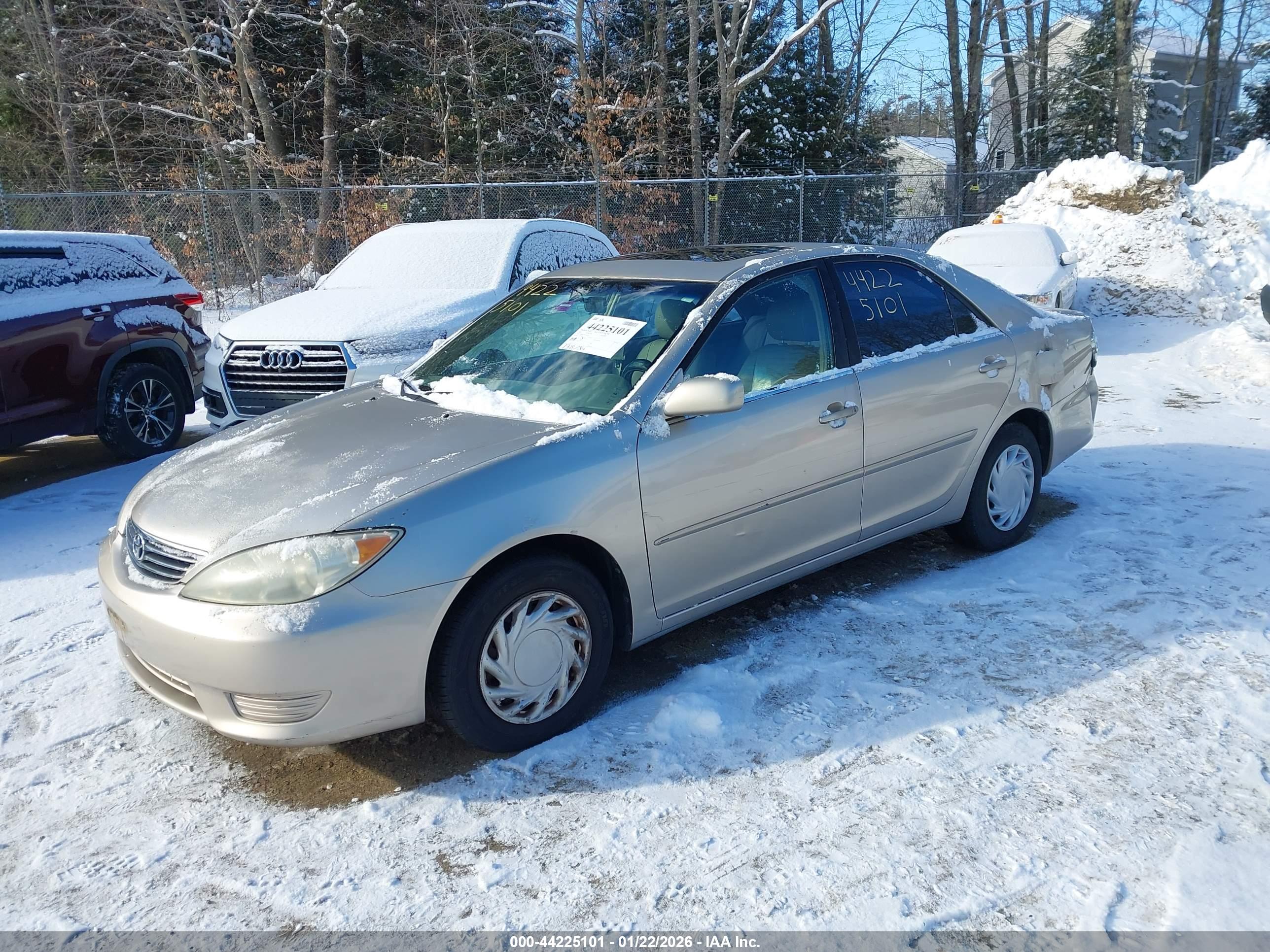 TOYOTA CAMRY image 2