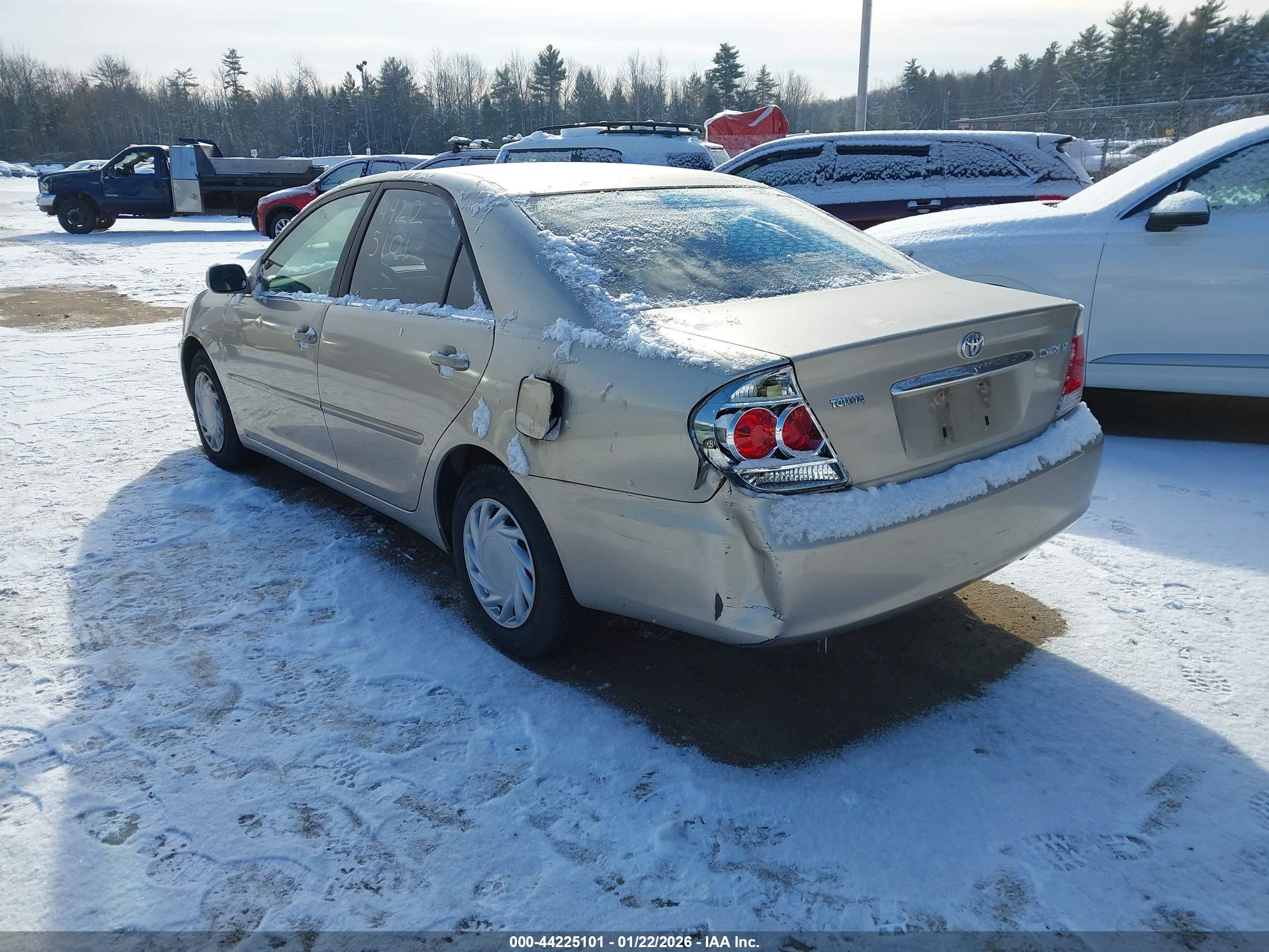 TOYOTA CAMRY image 3