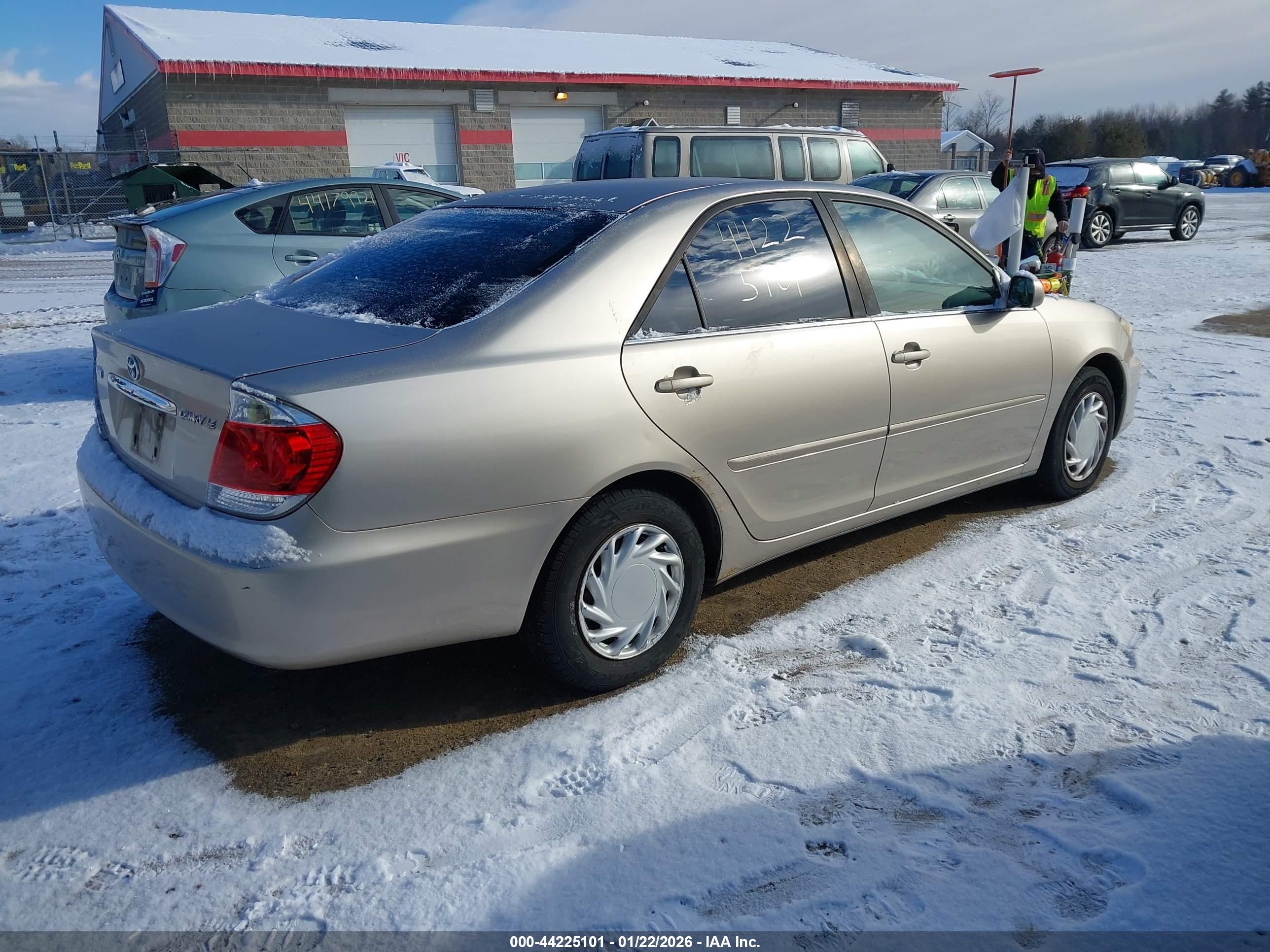 TOYOTA CAMRY image 4