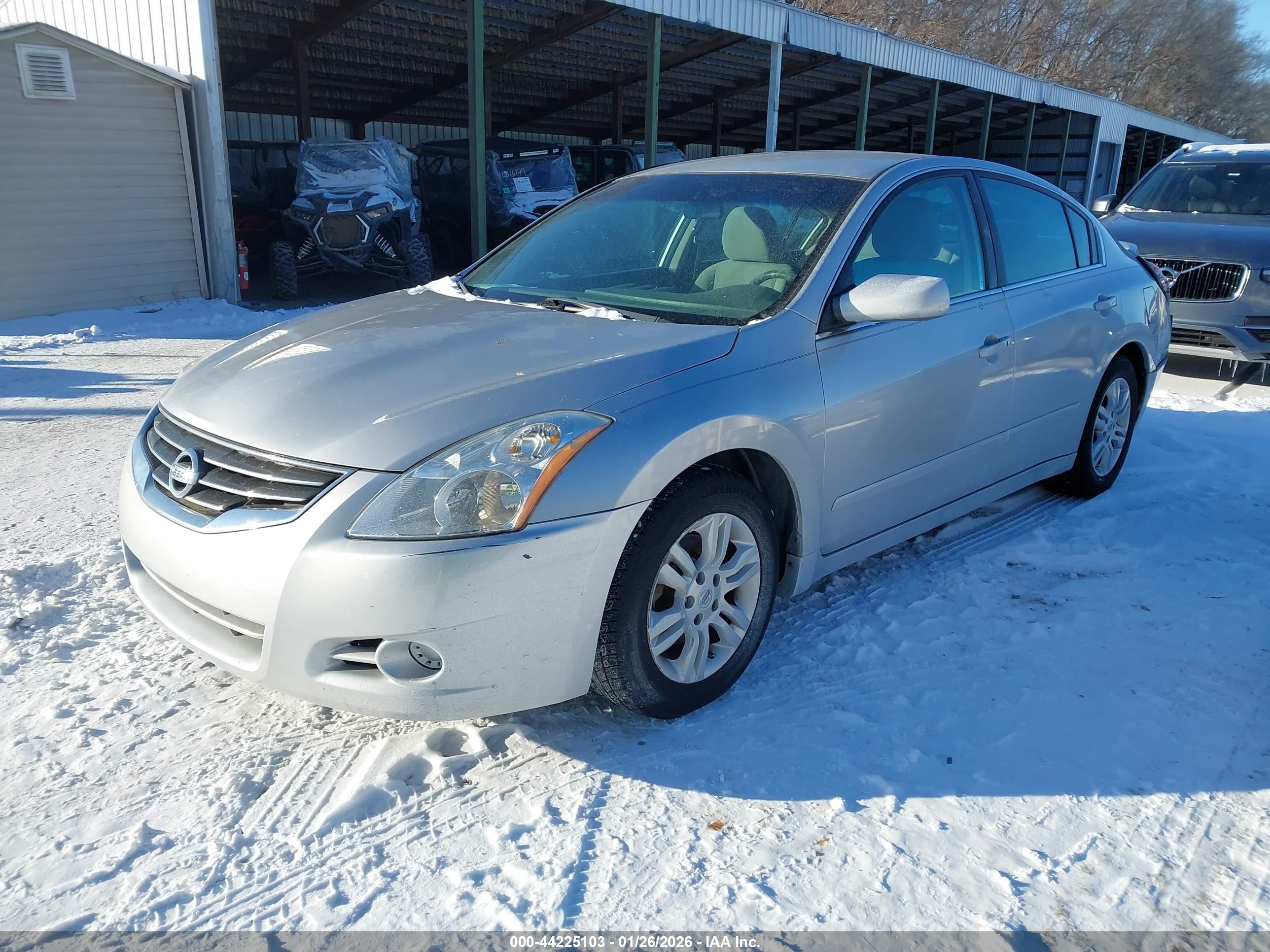 NISSAN ALTIMA image 2