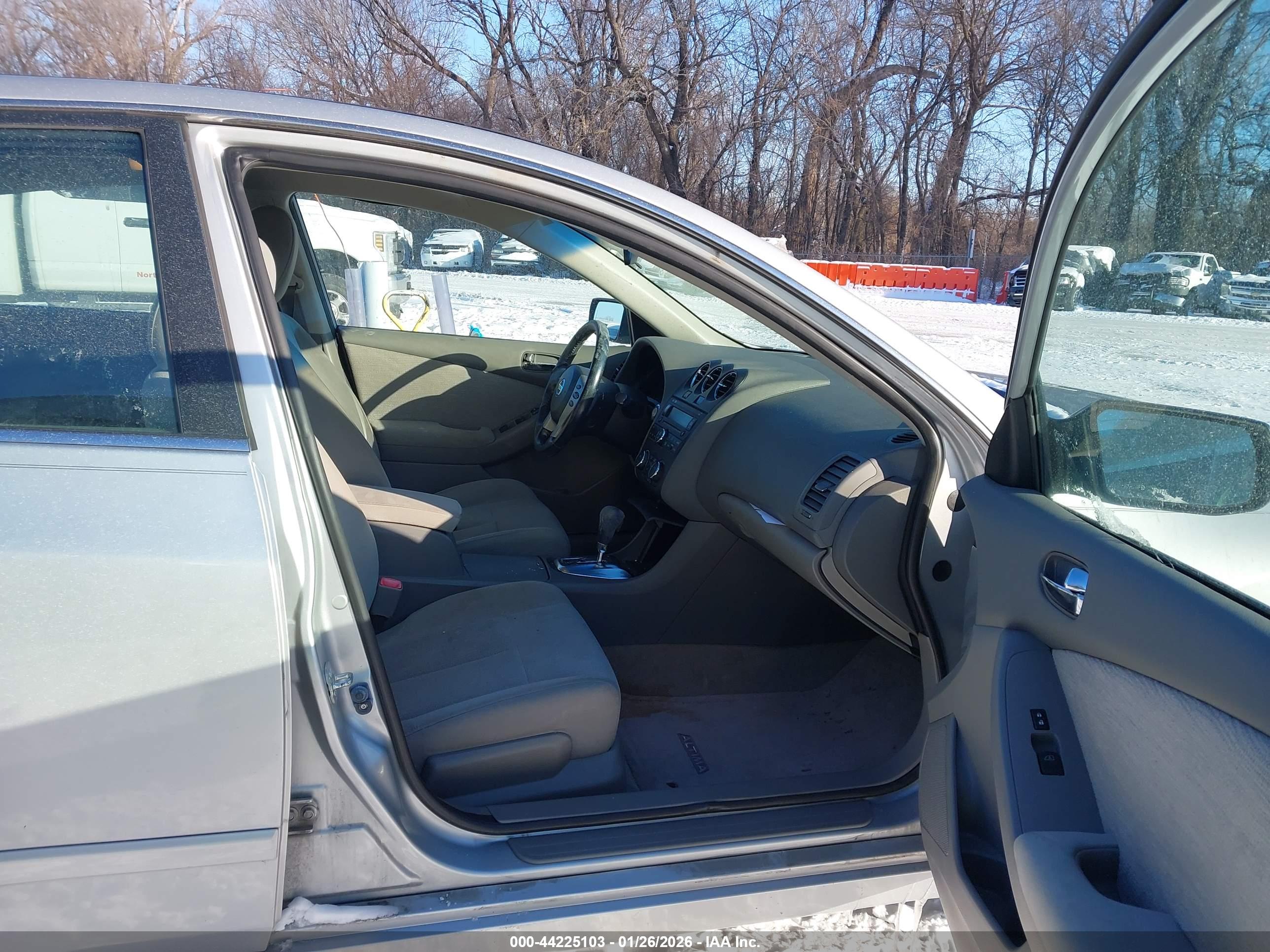 NISSAN ALTIMA image 5