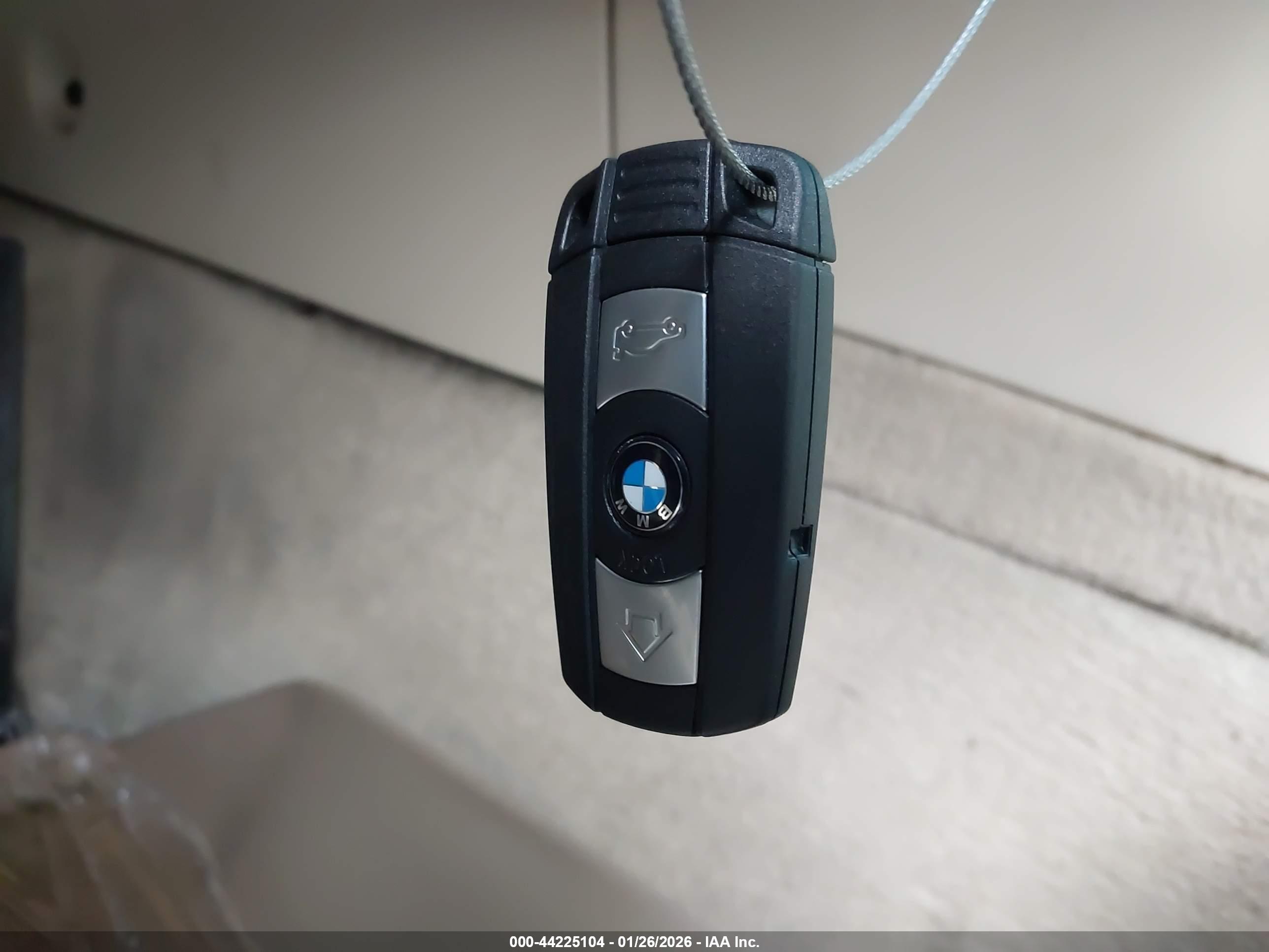 BMW 528I image 11