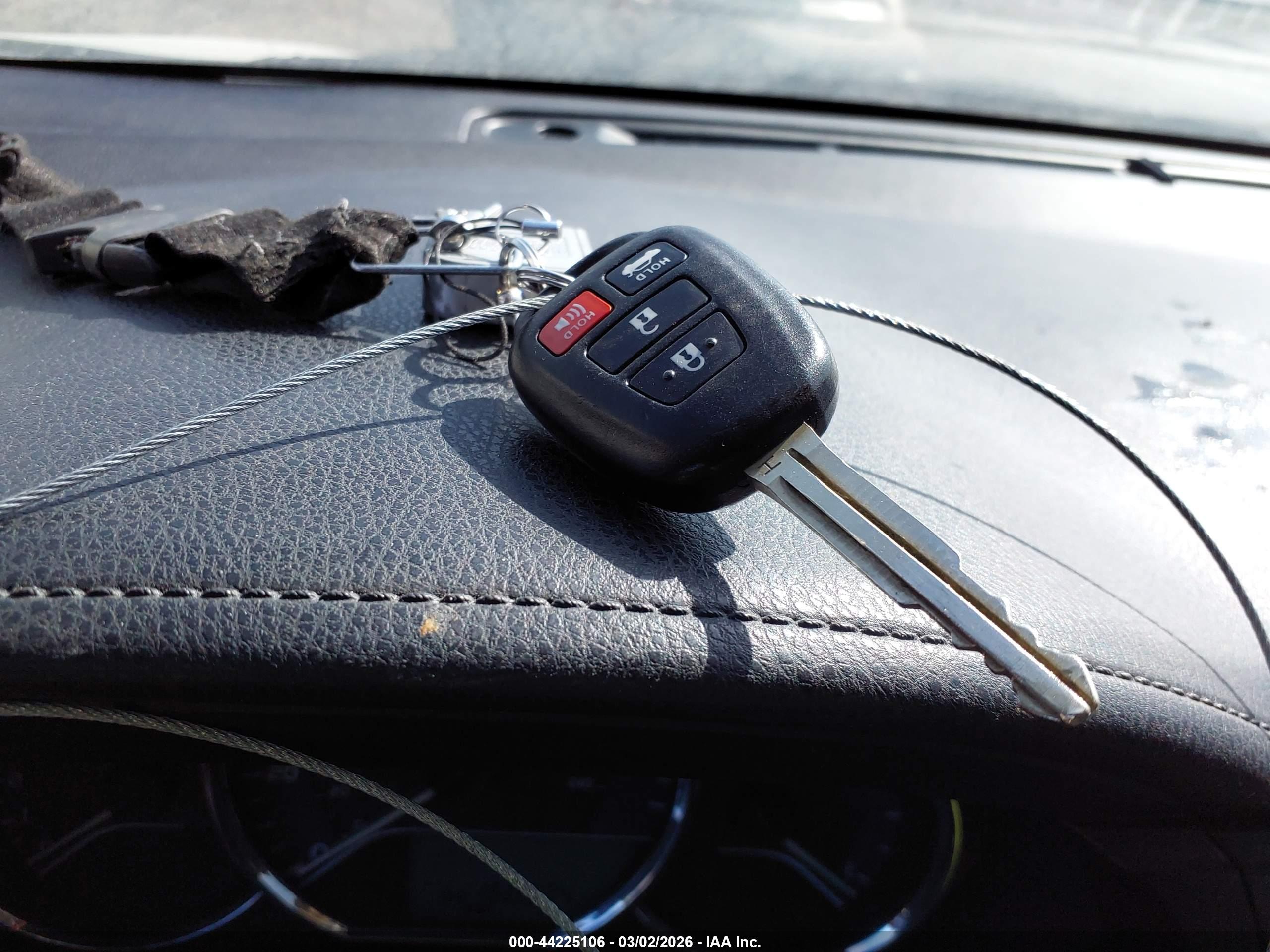 TOYOTA COROLLA image 11