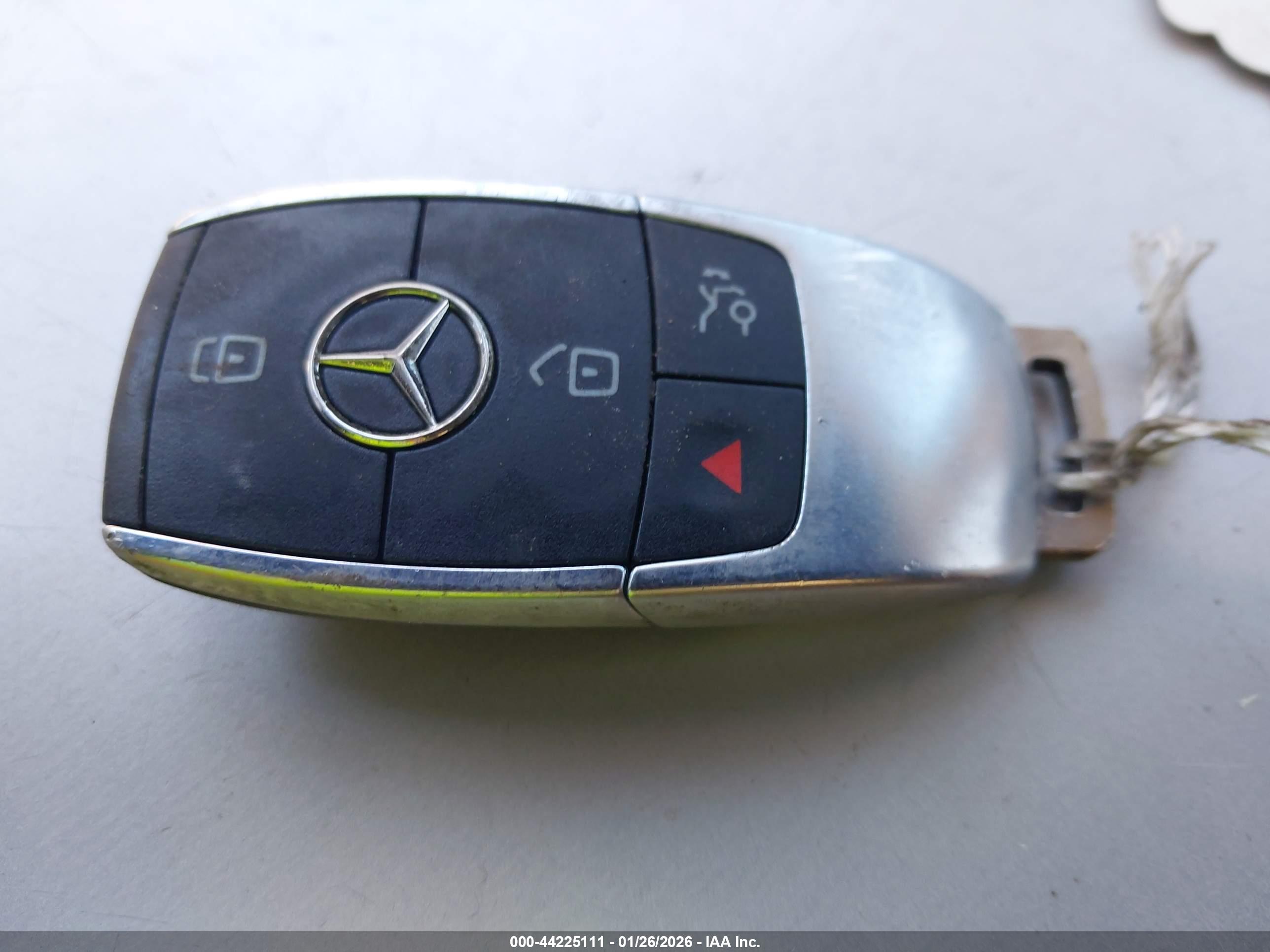 MERCEDES-BENZ GLE image 11