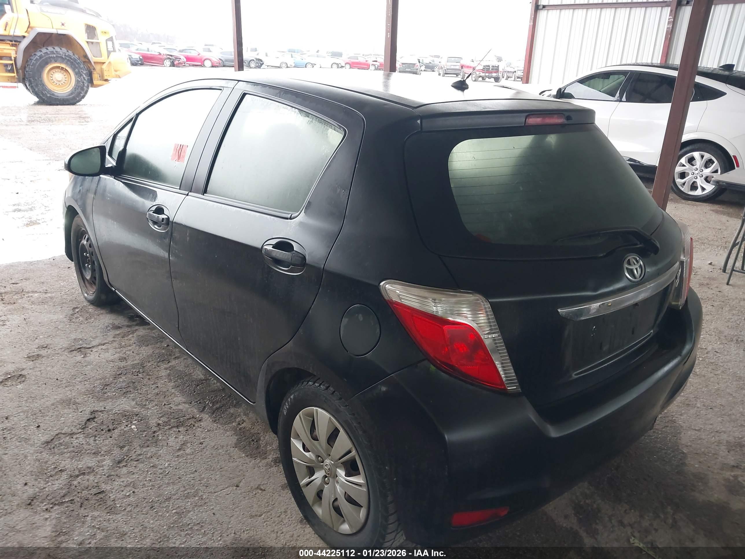 TOYOTA YARIS image 3