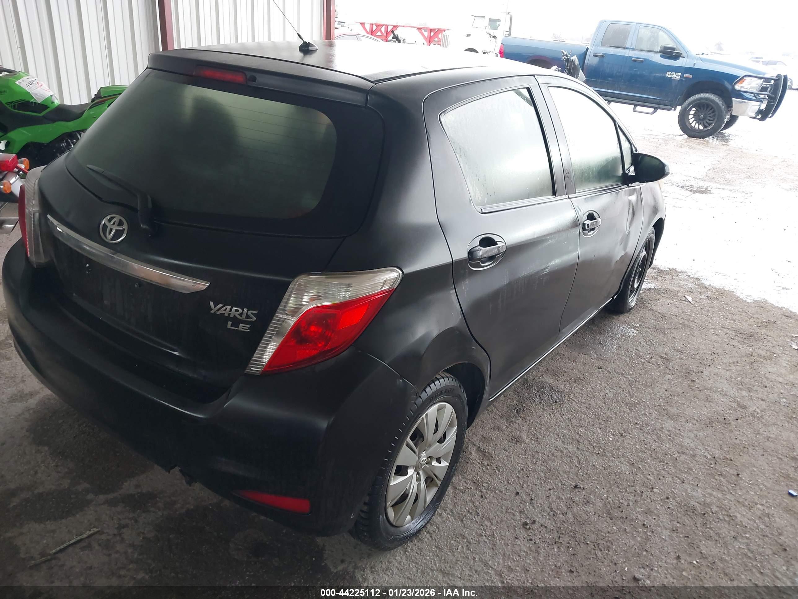 TOYOTA YARIS image 4