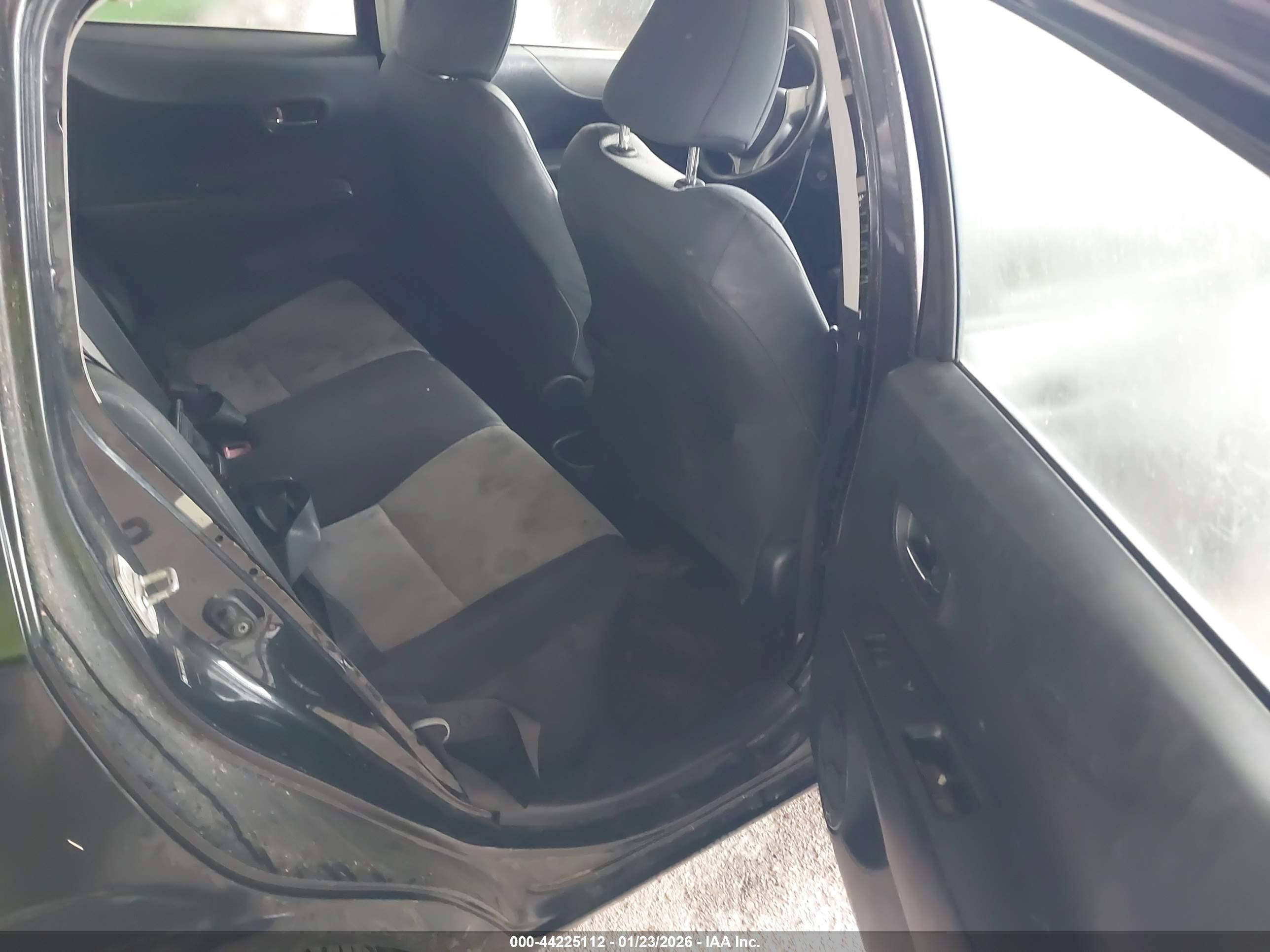 TOYOTA YARIS image 8