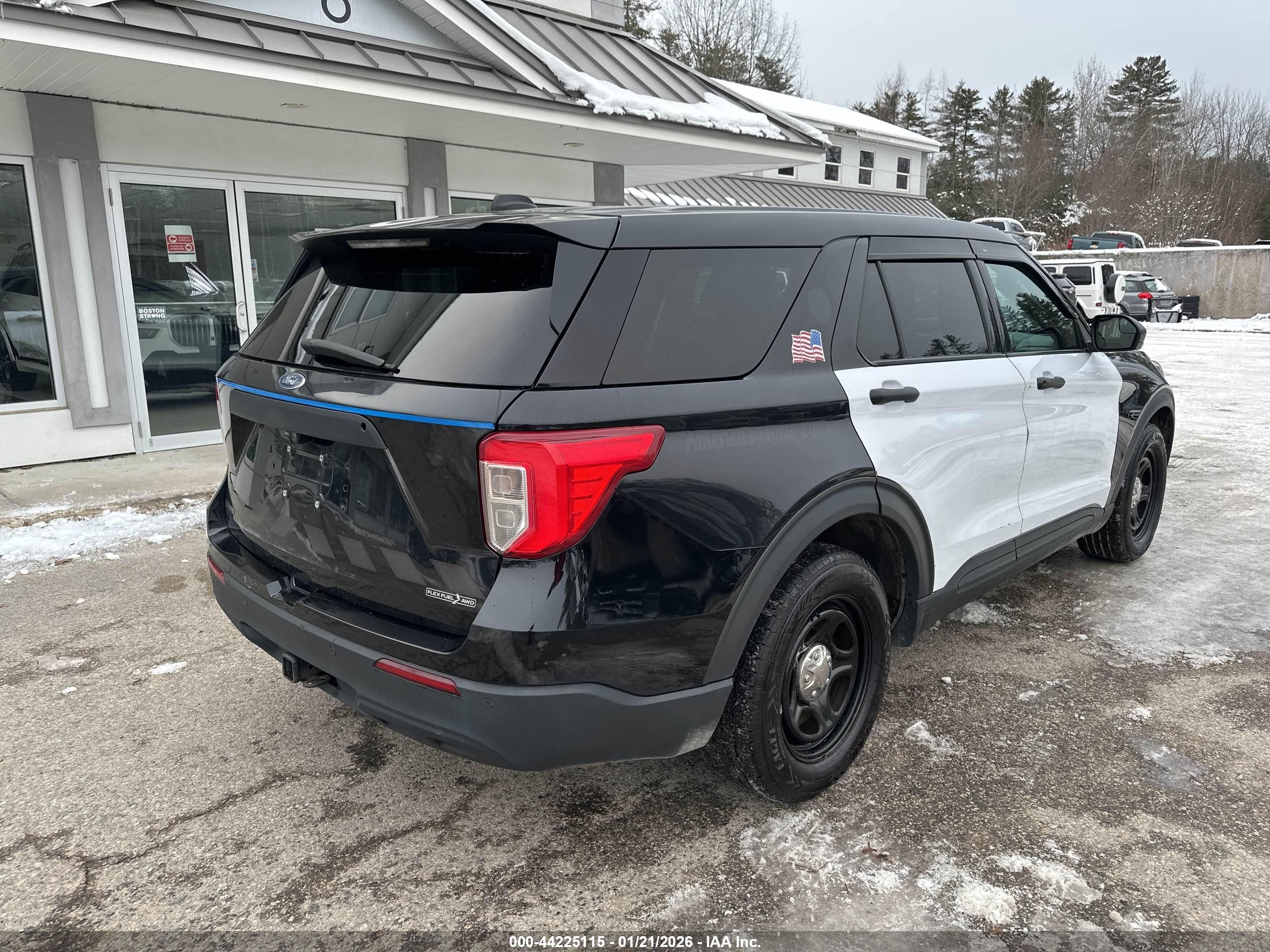 FORD EXPLORER image 4