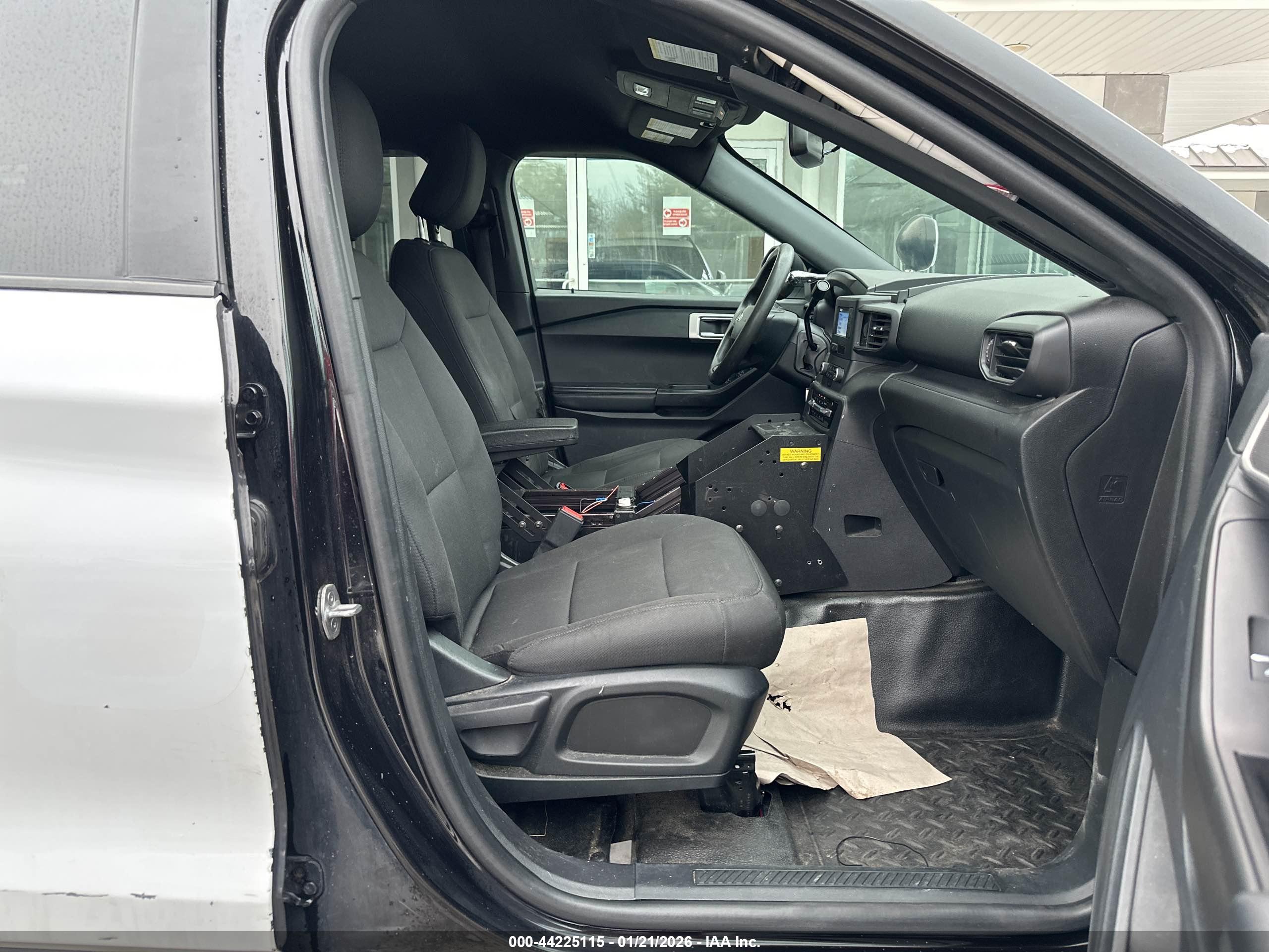 FORD EXPLORER image 5
