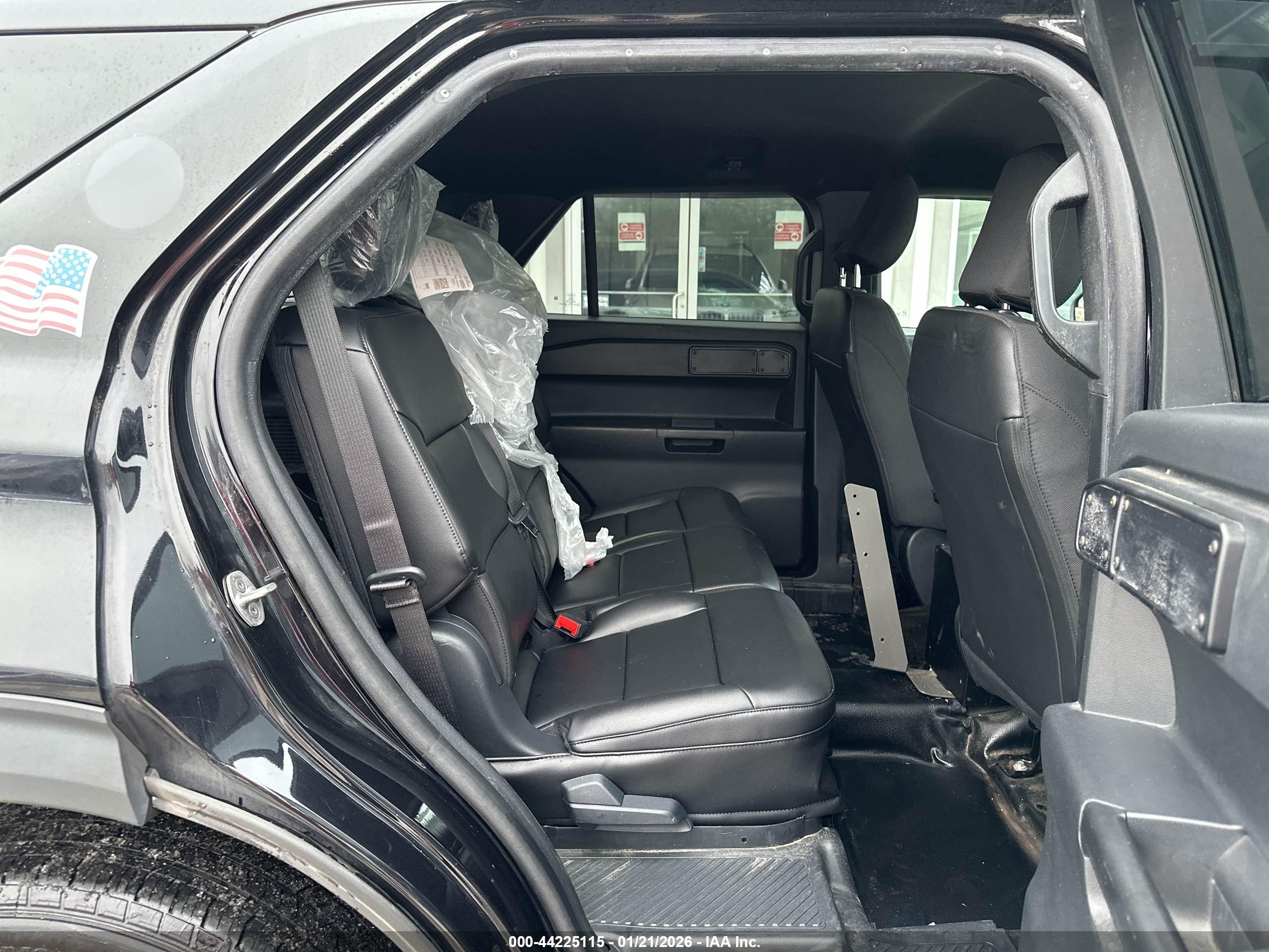 FORD EXPLORER image 8