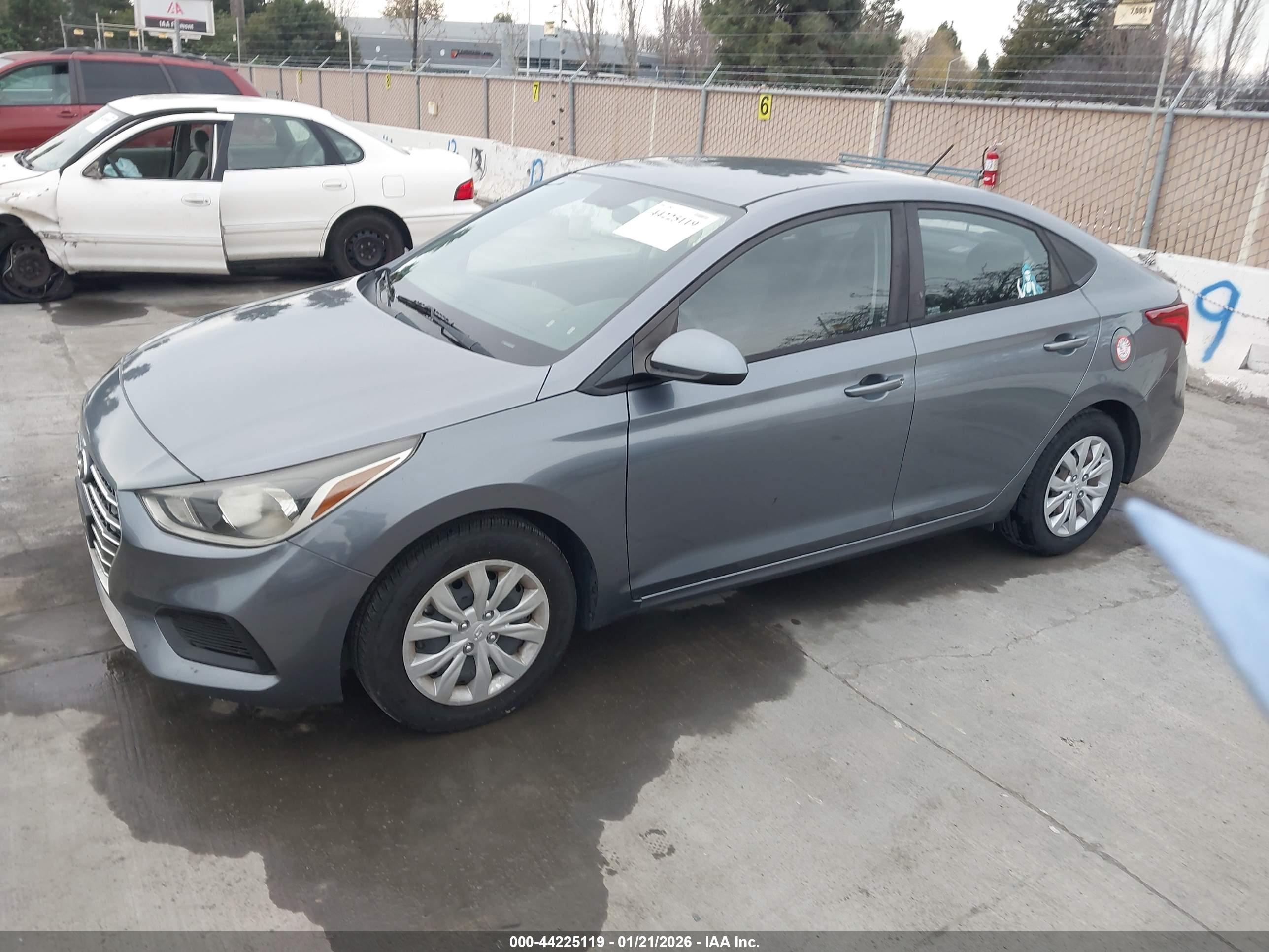 HYUNDAI ACCENT image 2