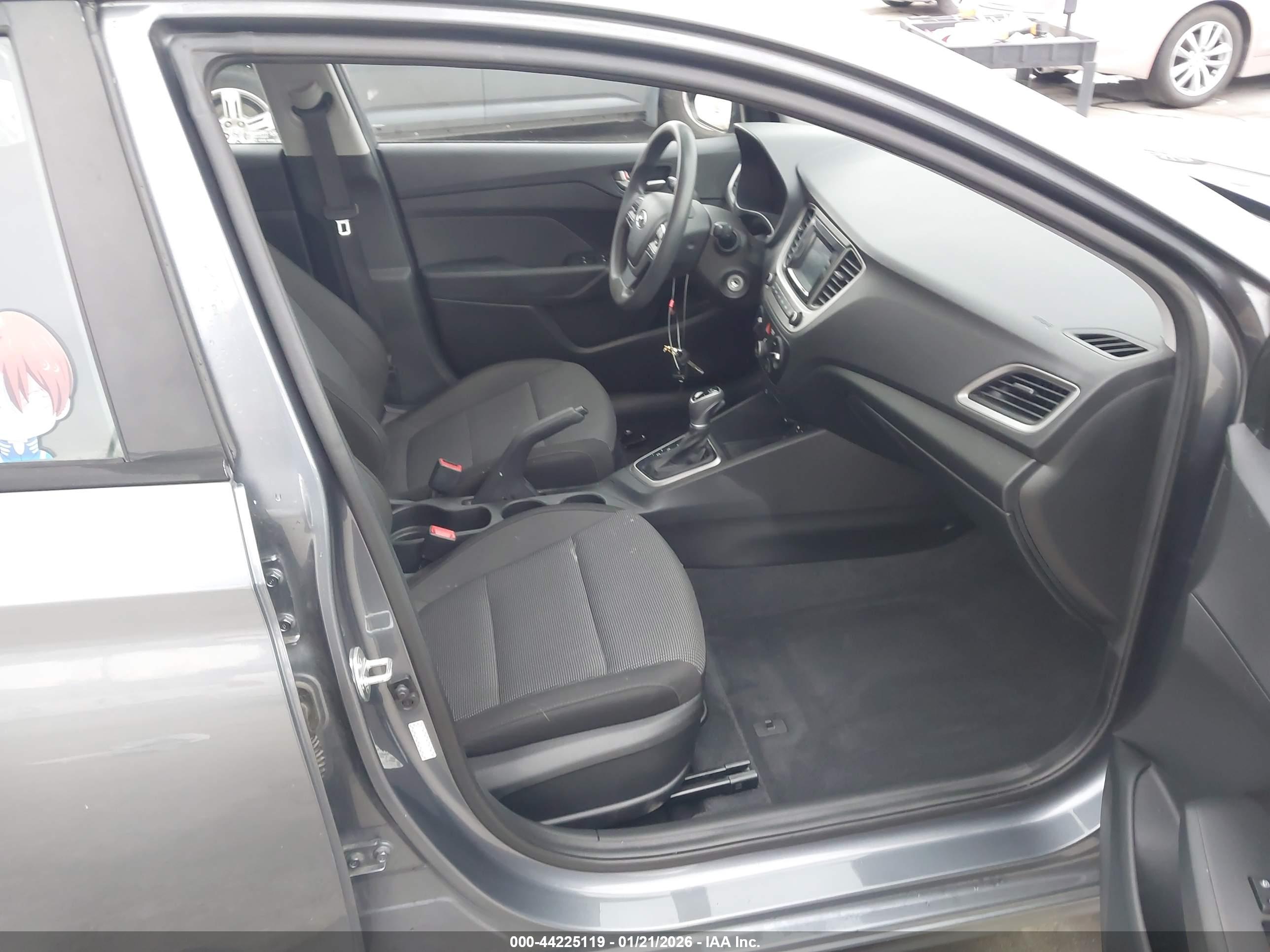HYUNDAI ACCENT image 5