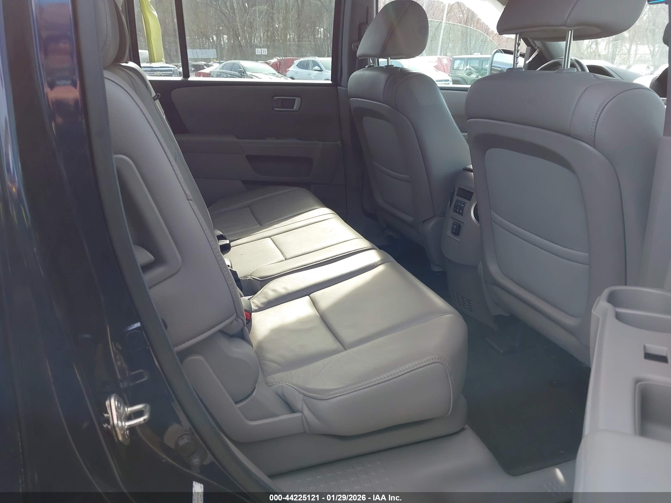 HONDA PILOT image 8