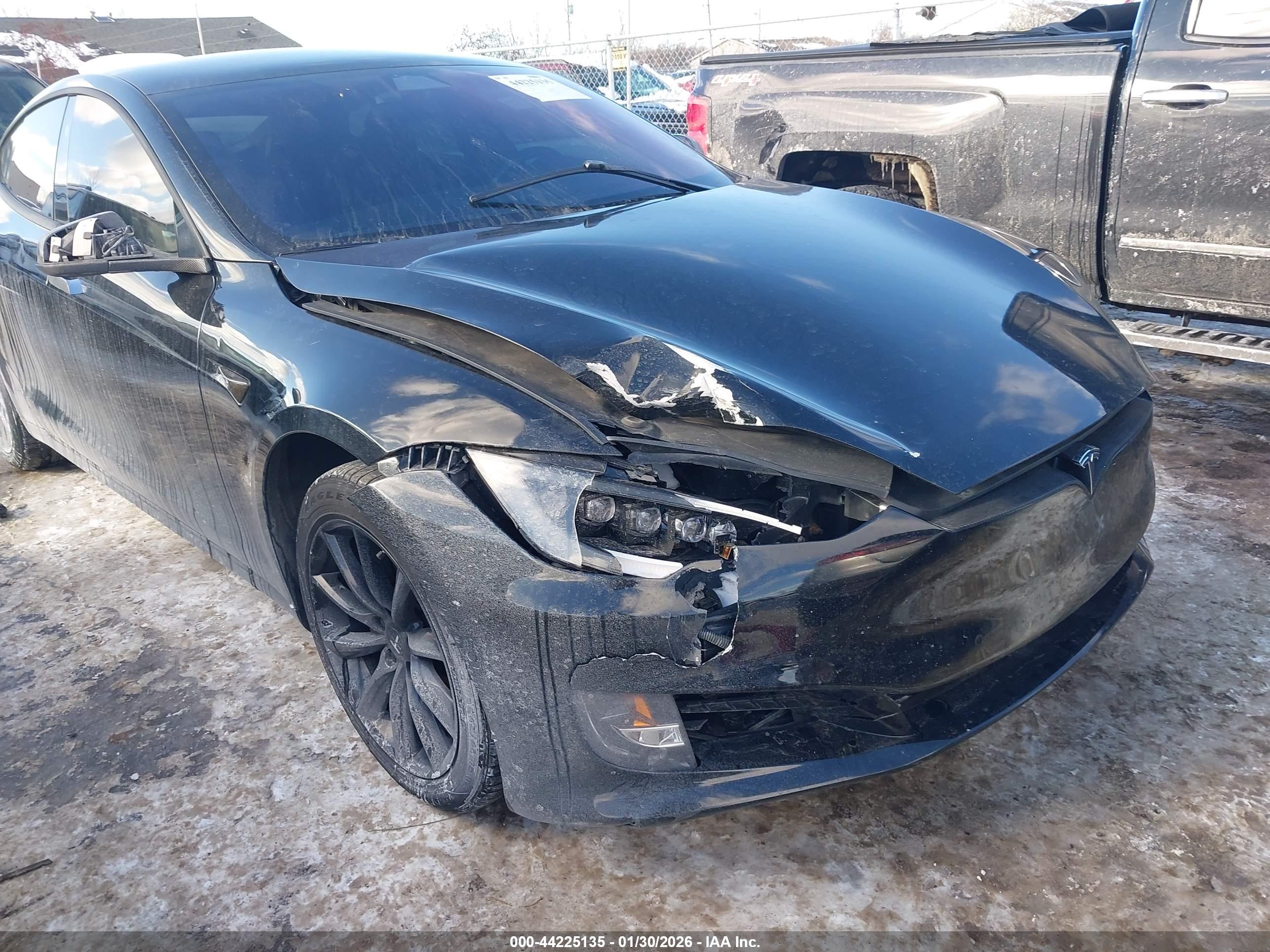TESLA MODEL image 6
