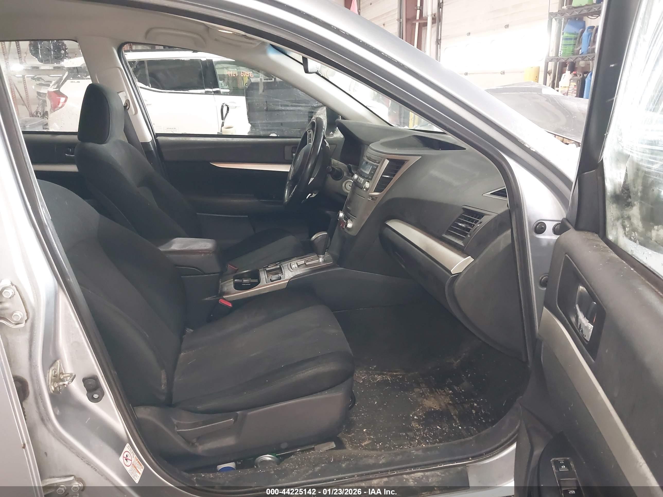 SUBARU LEGACY image 5