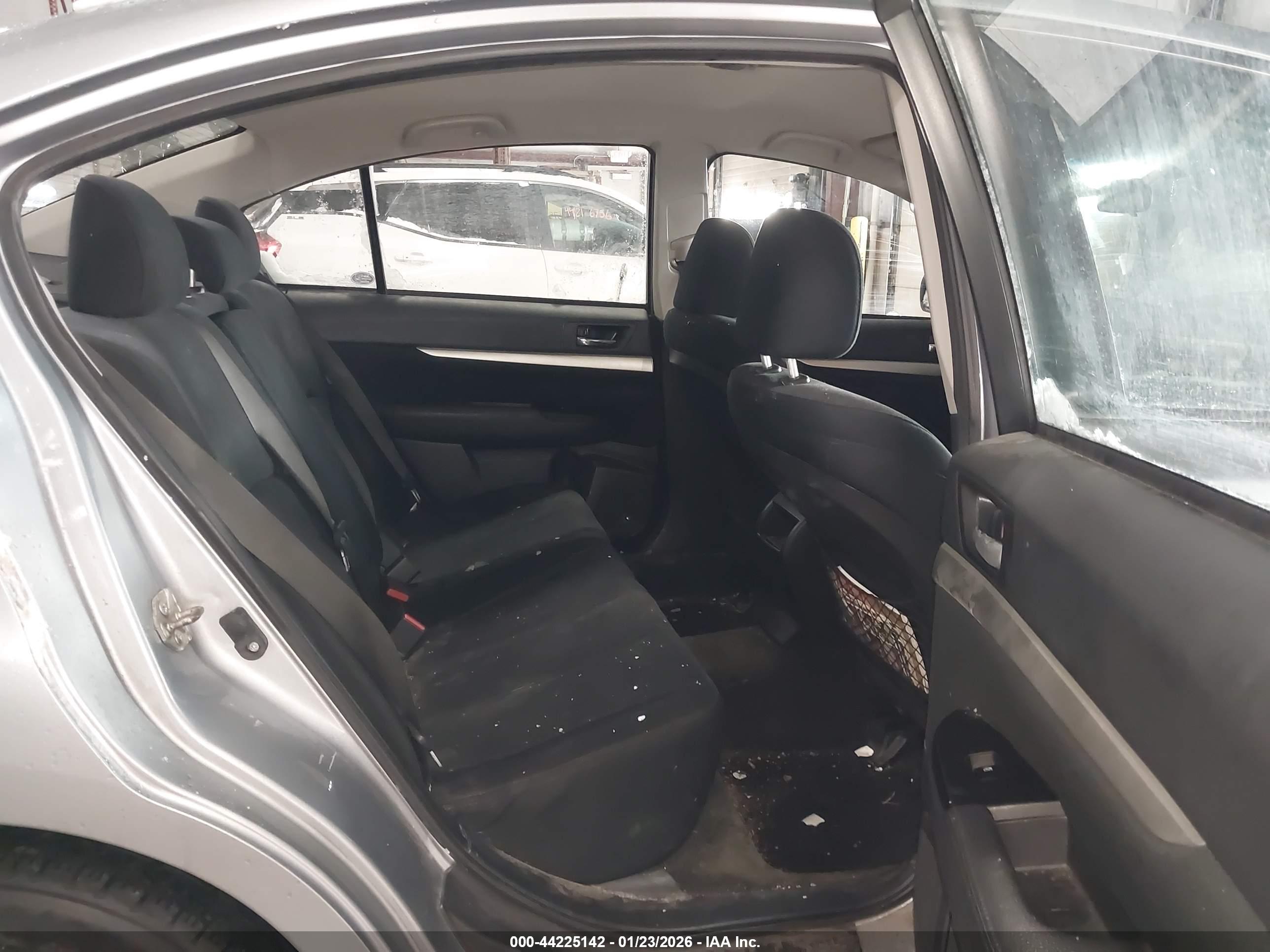 SUBARU LEGACY image 8
