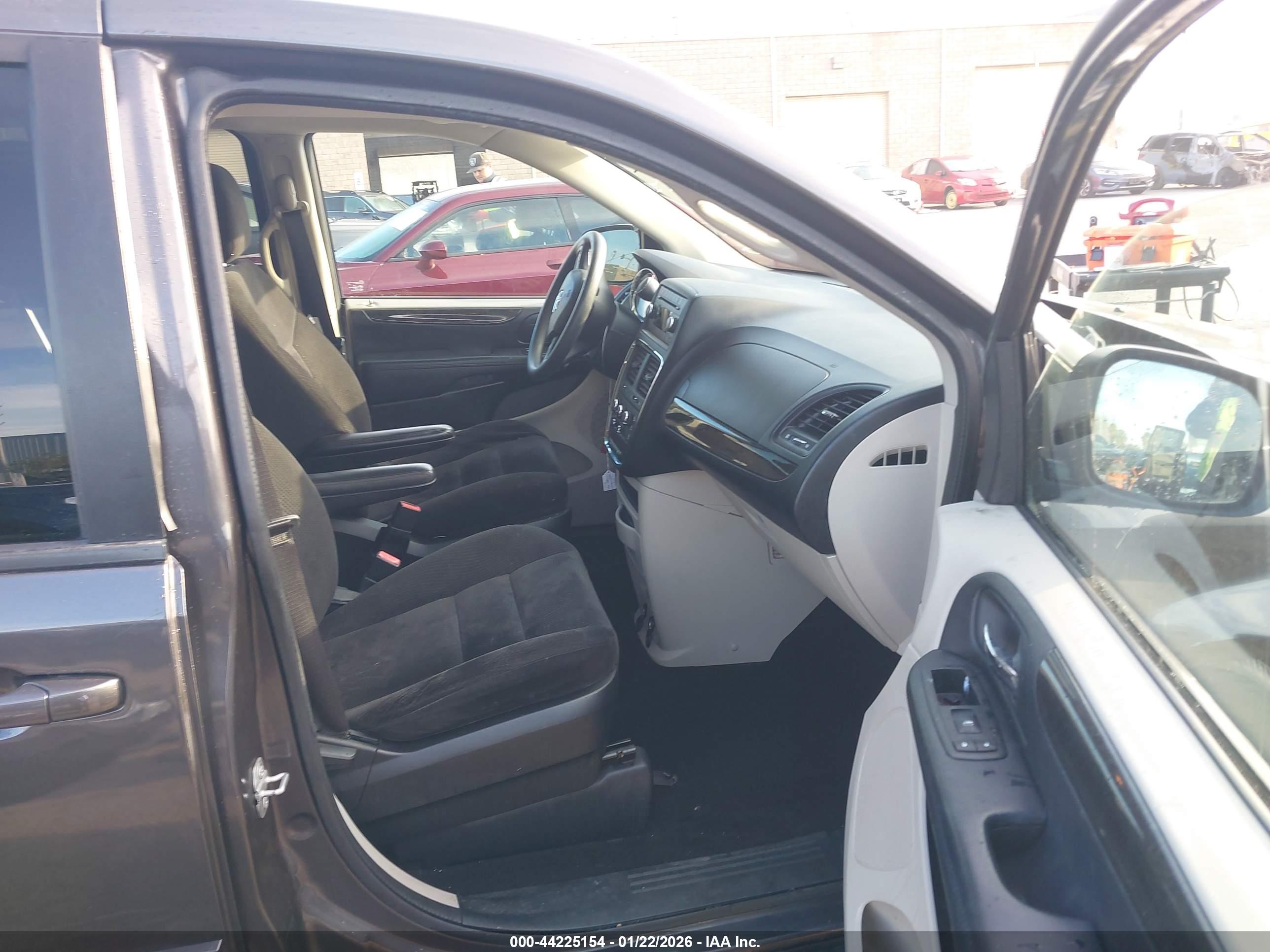 DODGE GRAND image 5