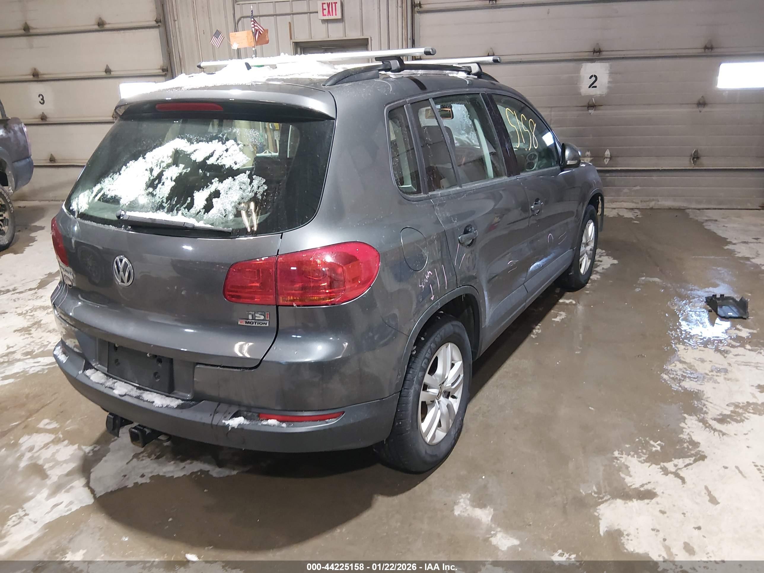 VOLKSWAGEN TIGUAN image 4